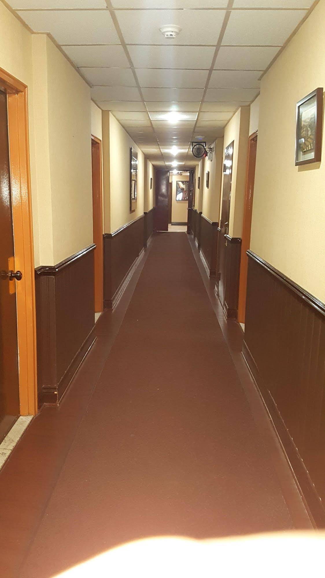 Chomedey Inn