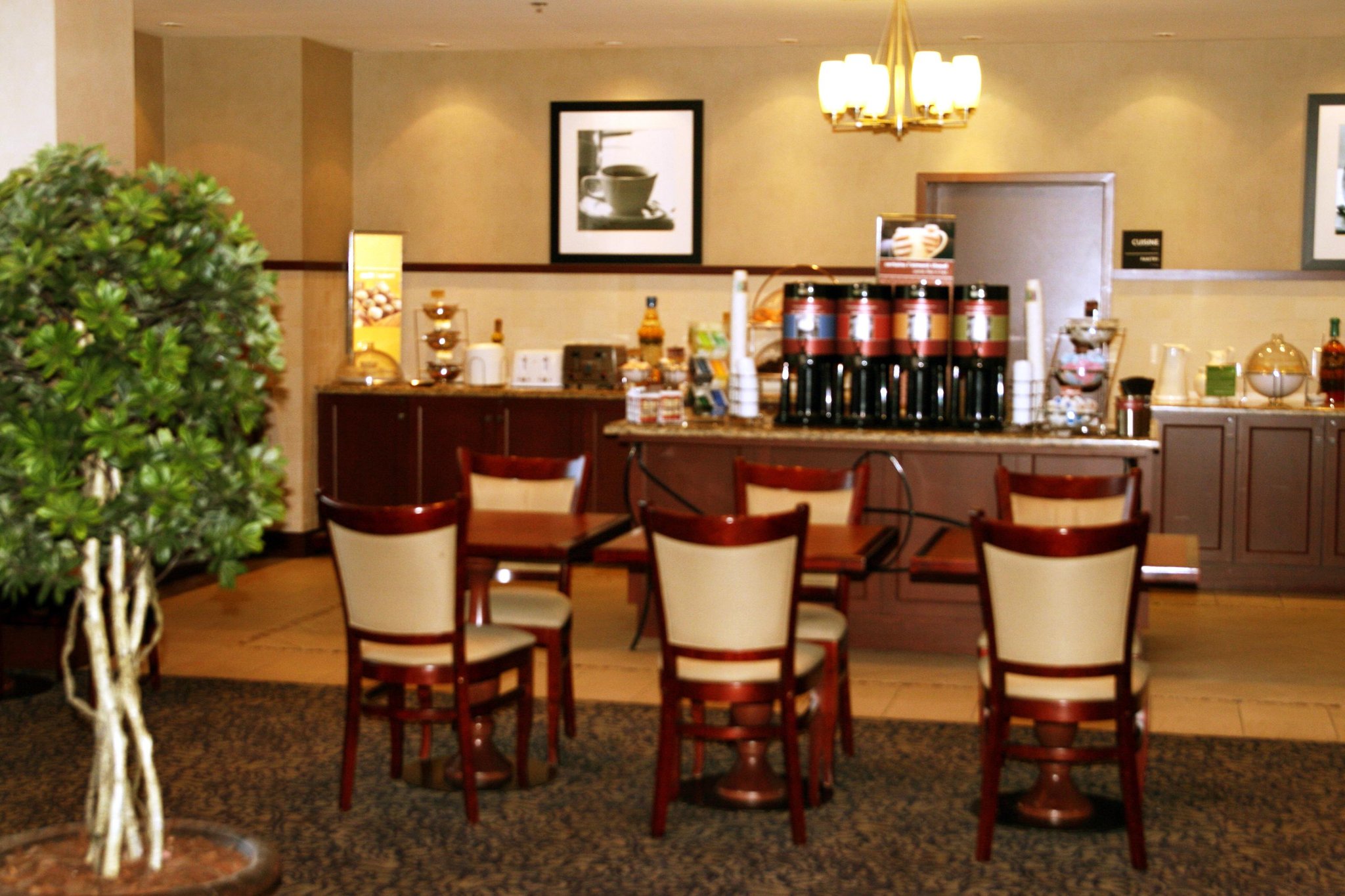 Hampton Inn & Suites Laval Quebec