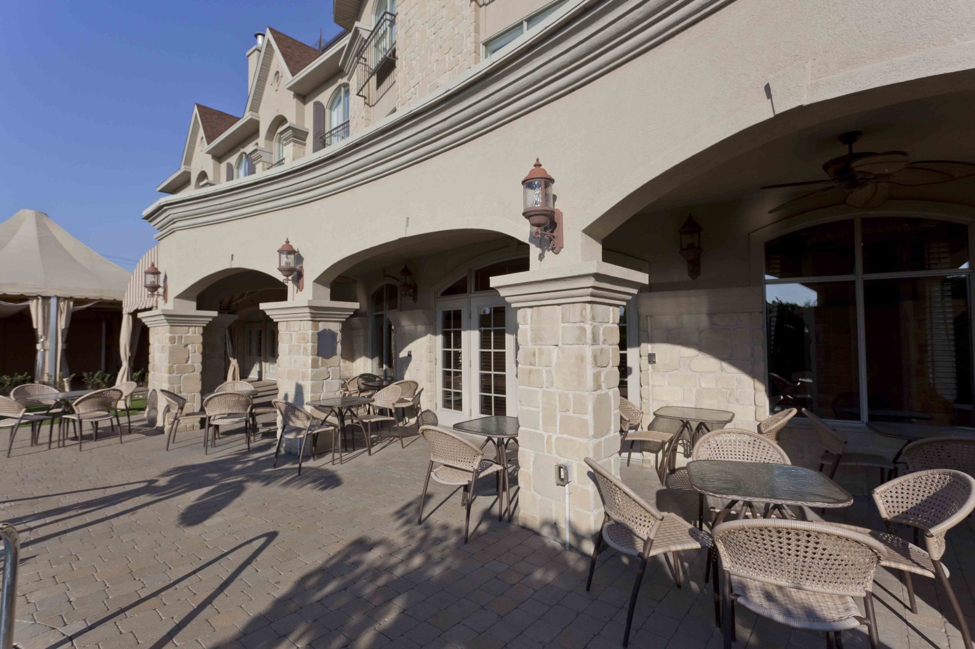 Le Saint Martin Hotel & Suites