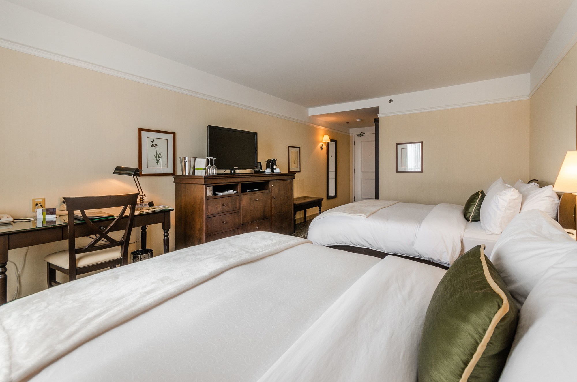 Le Saint Martin Hotel & Suites