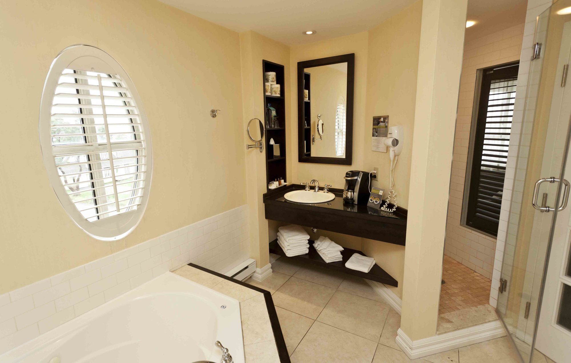 Le Saint Martin Hotel & Suites