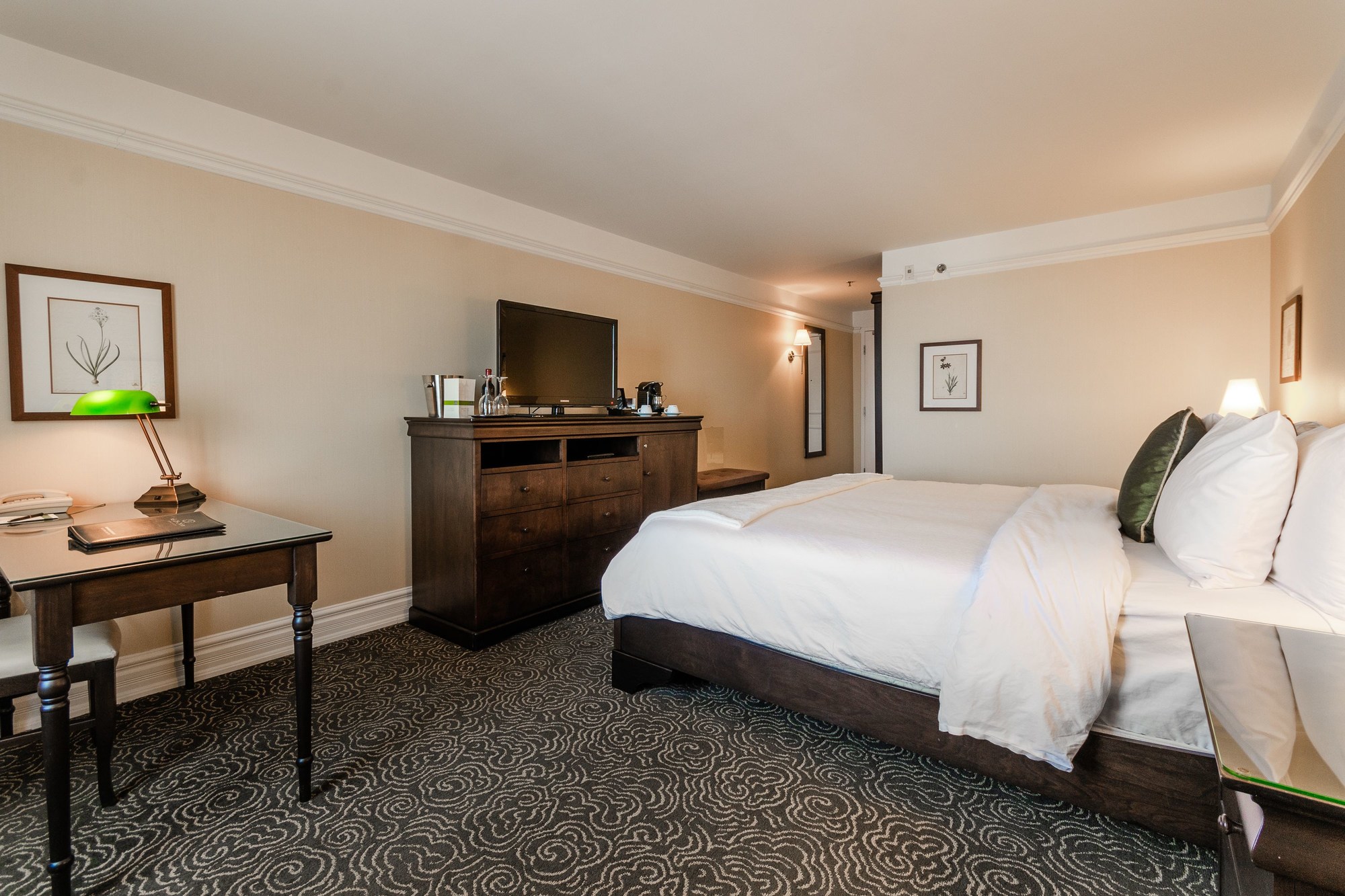 Le Saint Martin Hotel & Suites
