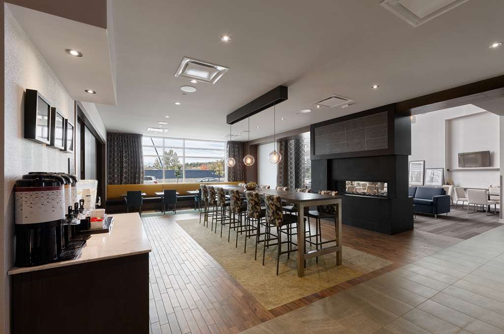 Hampton Inn & Suites by Hilton Quebec City /Saint-Romuald