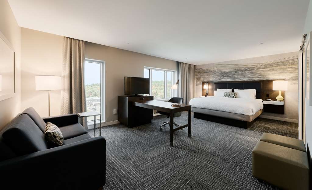 Hampton Inn & Suites by Hilton Quebec City /Saint-Romuald