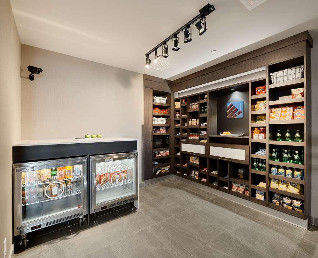 Hampton Inn & Suites by Hilton Quebec City /Saint-Romuald
