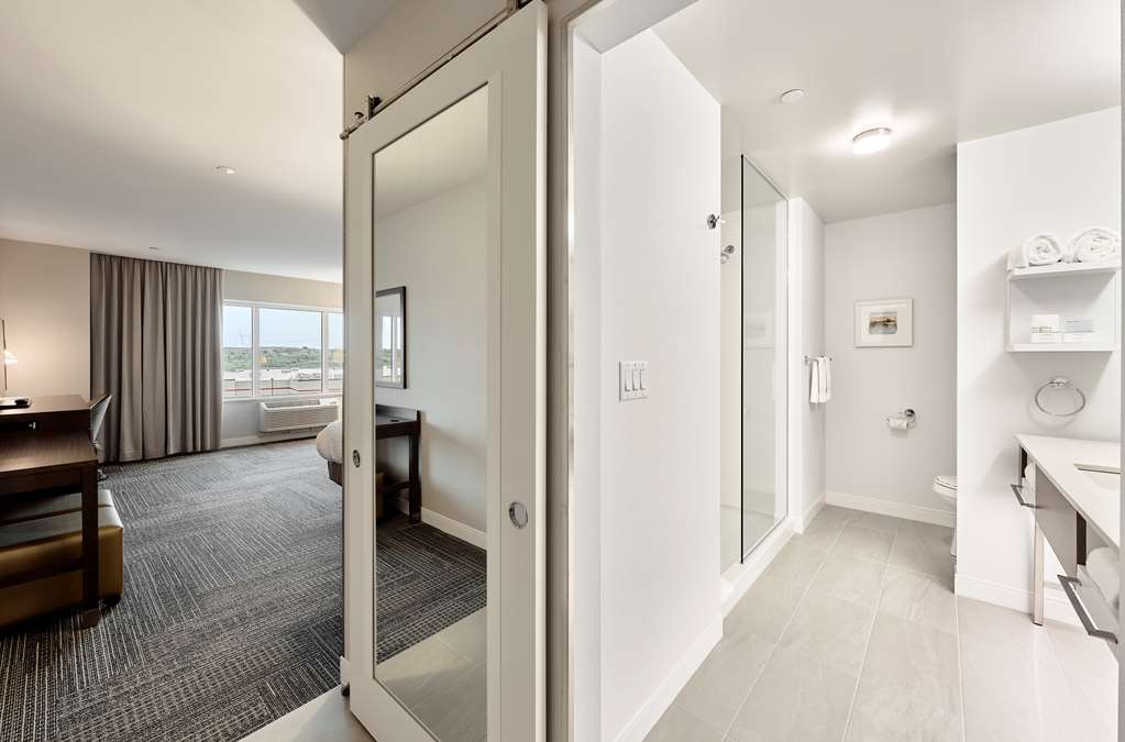 Hampton Inn & Suites by Hilton Quebec City /Saint-Romuald