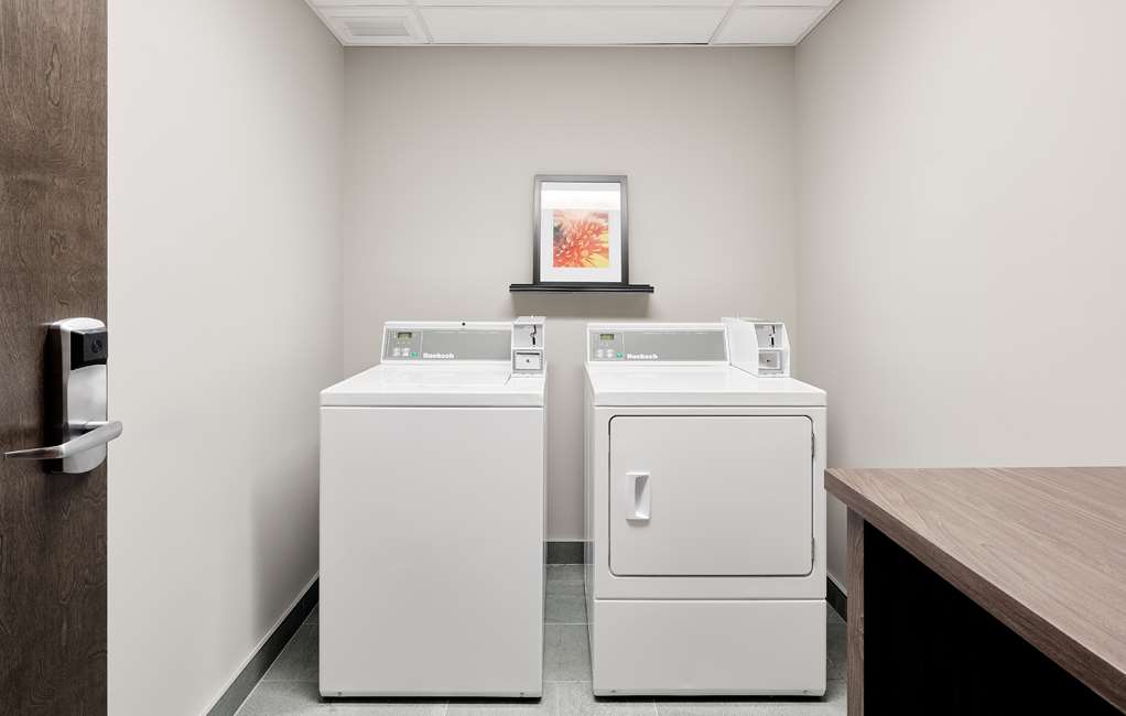 Hampton Inn & Suites by Hilton Quebec City /Saint-Romuald