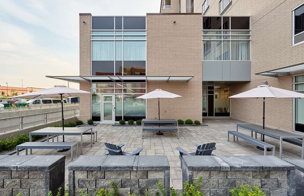 Hampton Inn & Suites by Hilton Quebec City /Saint-Romuald