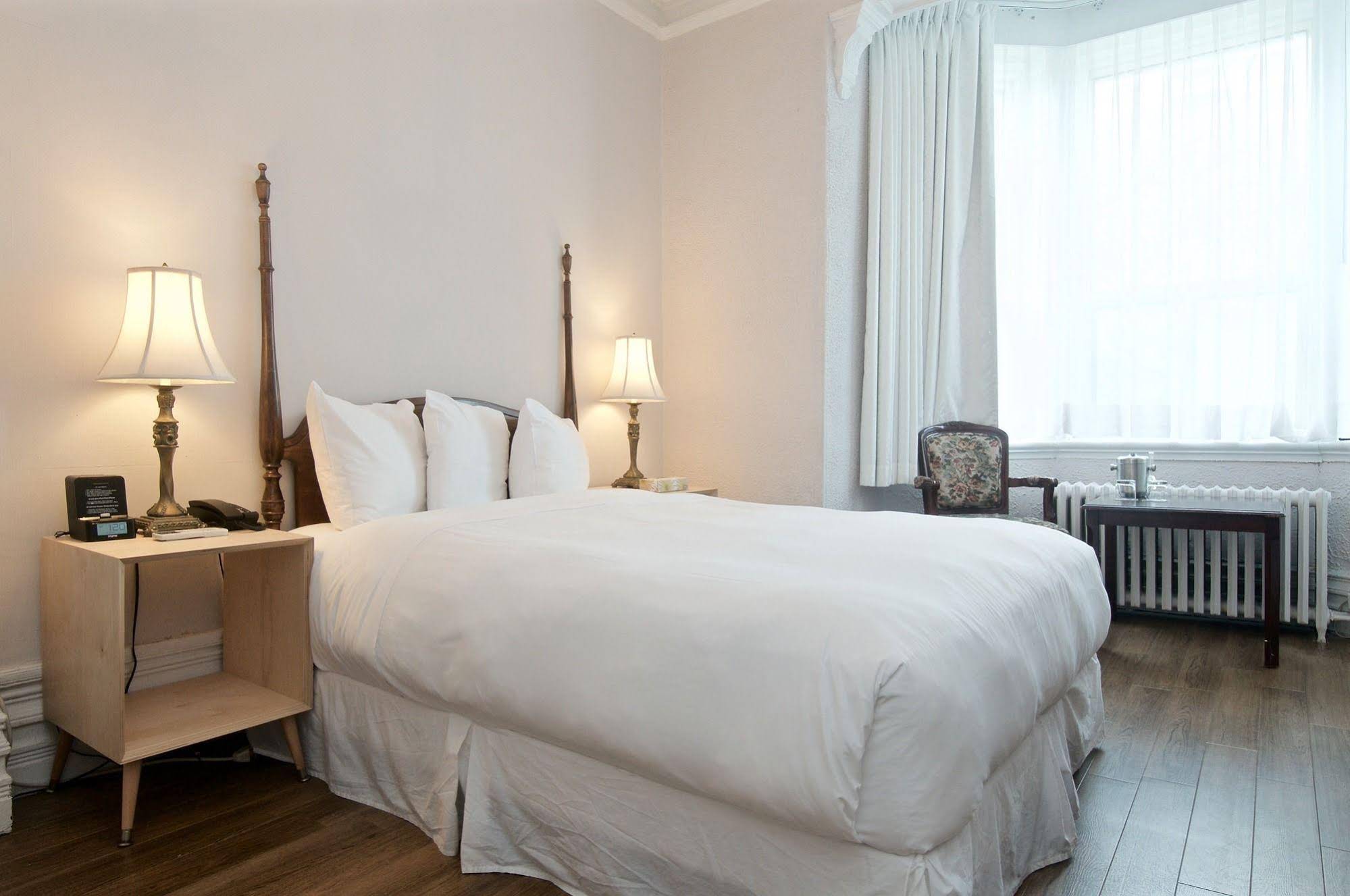 Hotel Ambrose