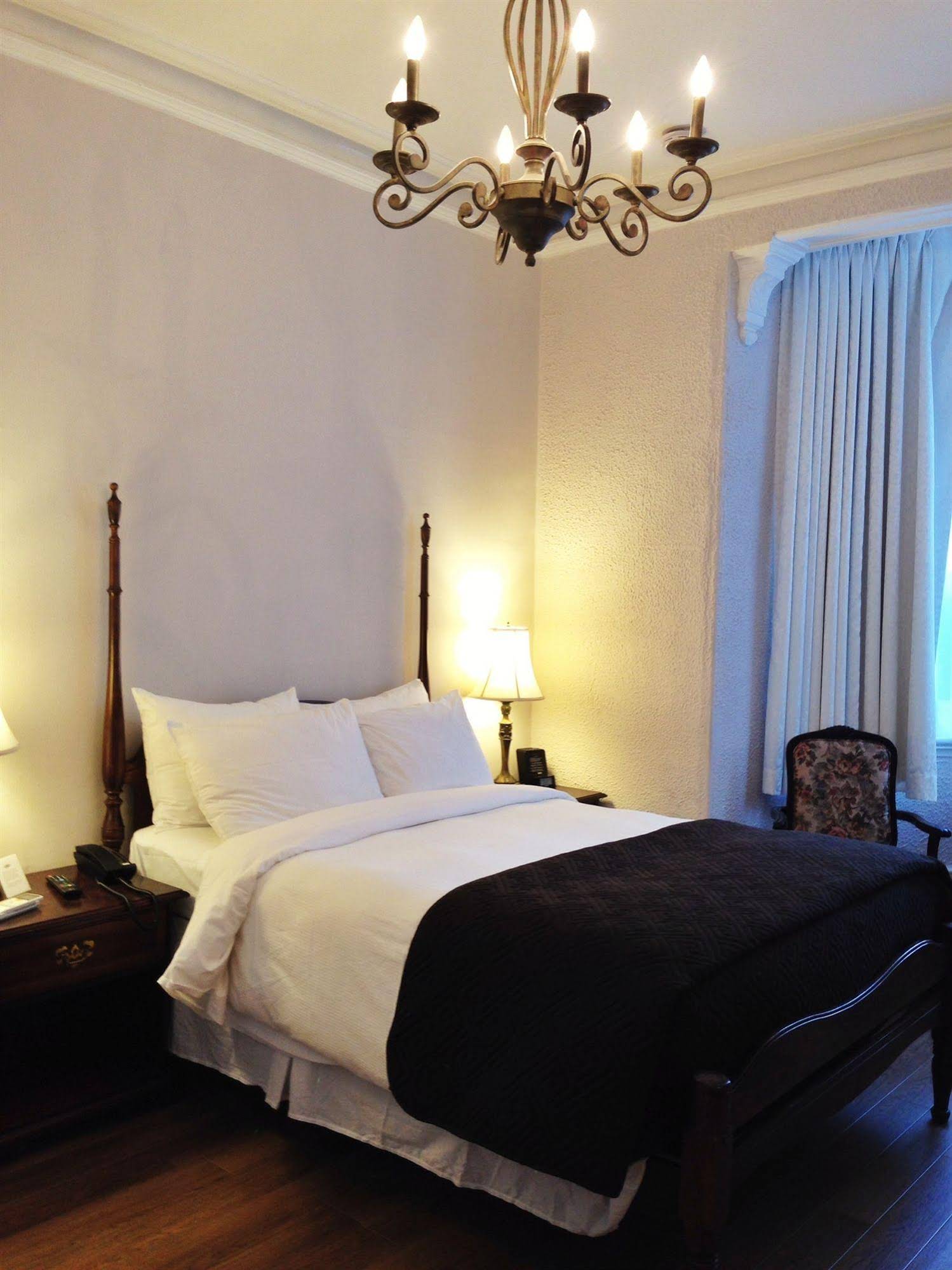 Hotel Ambrose