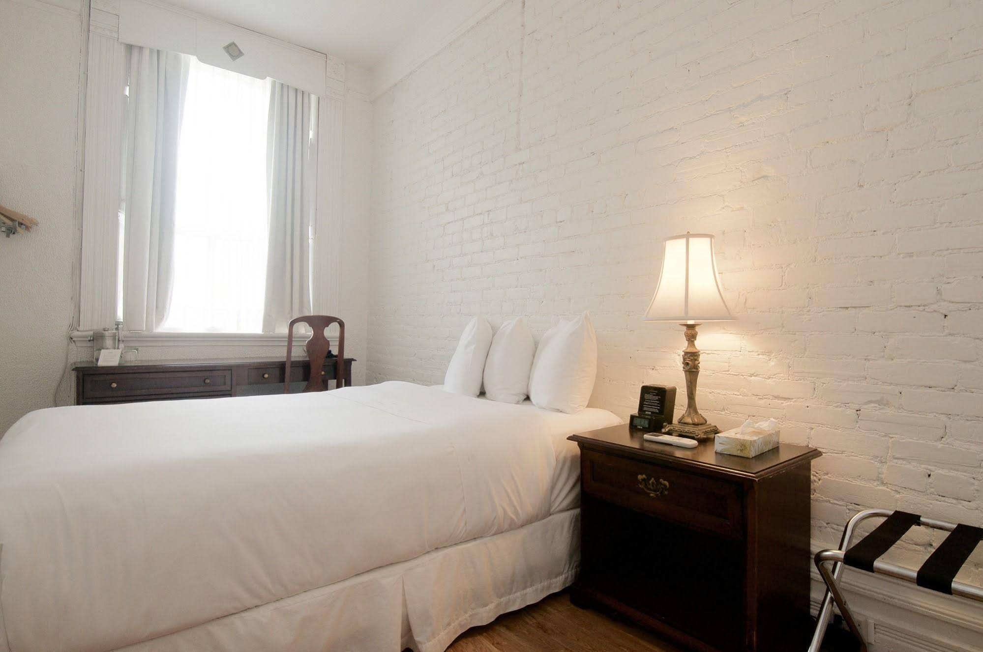 Hotel Ambrose