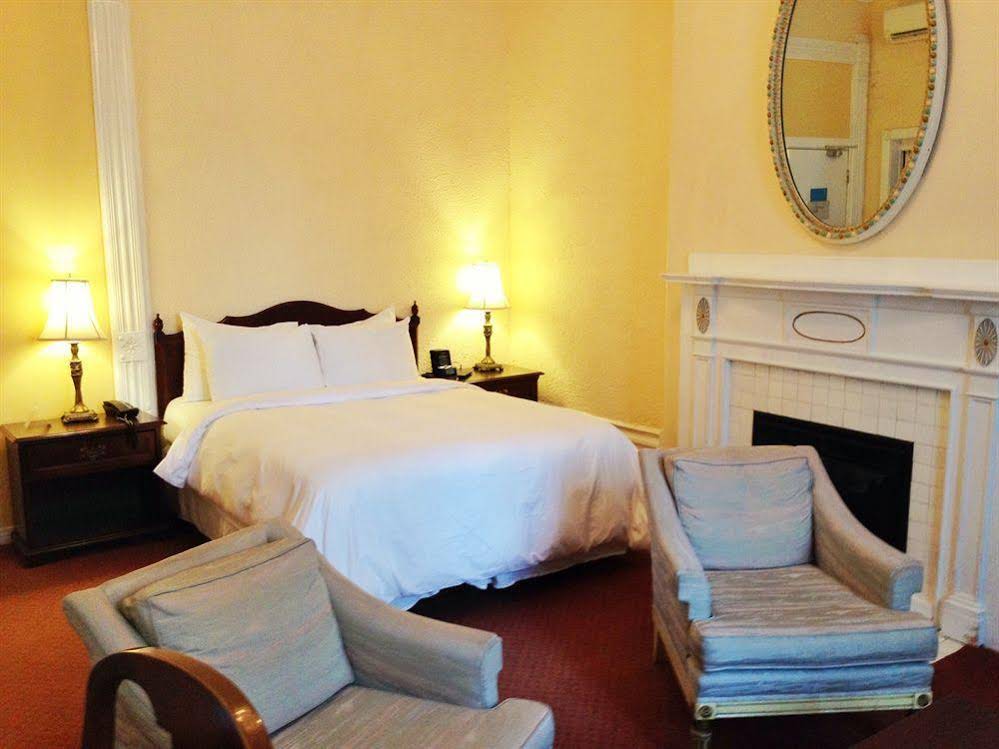 Hotel Ambrose
