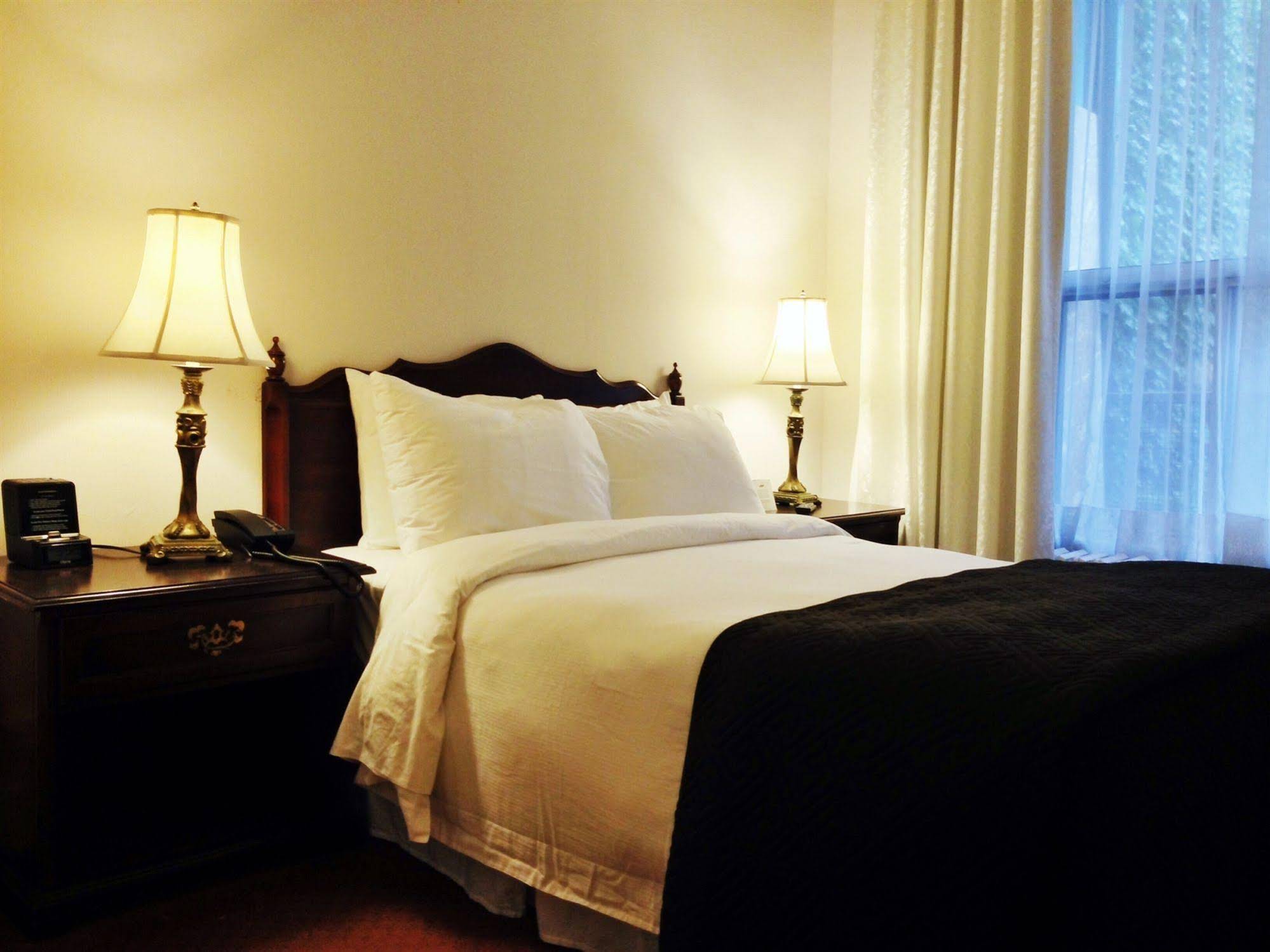 Hotel Ambrose