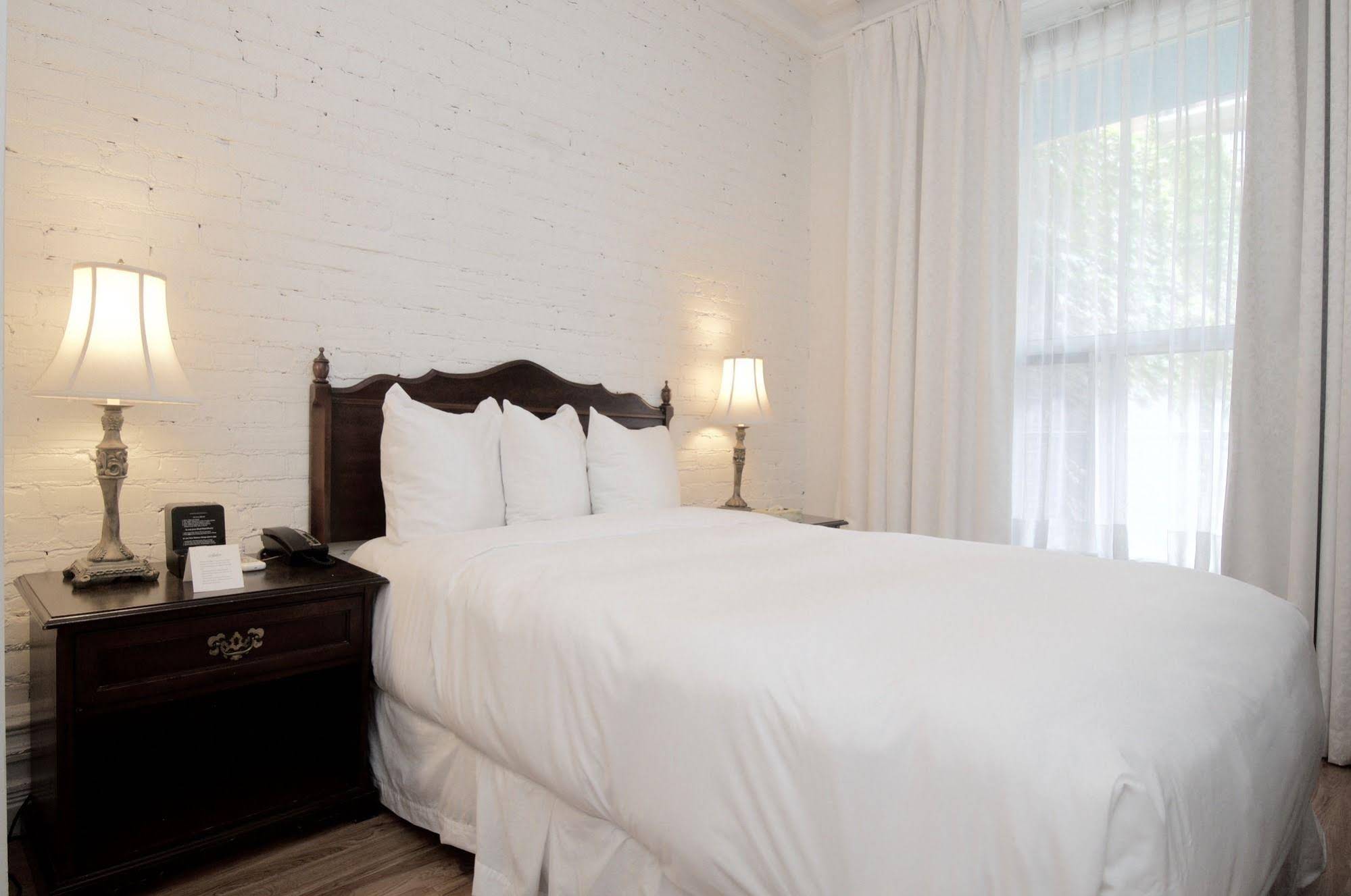 Hotel Ambrose