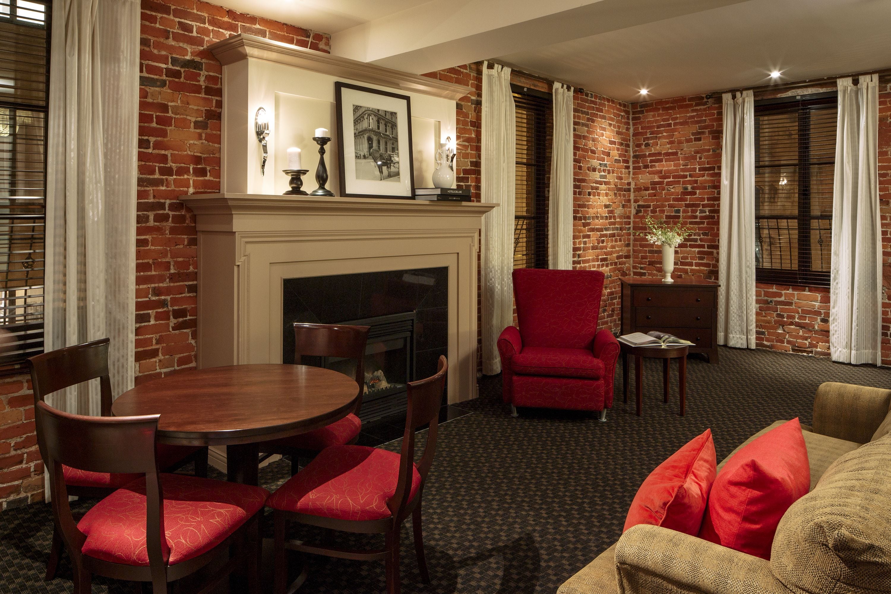 Hotel Nelligan
