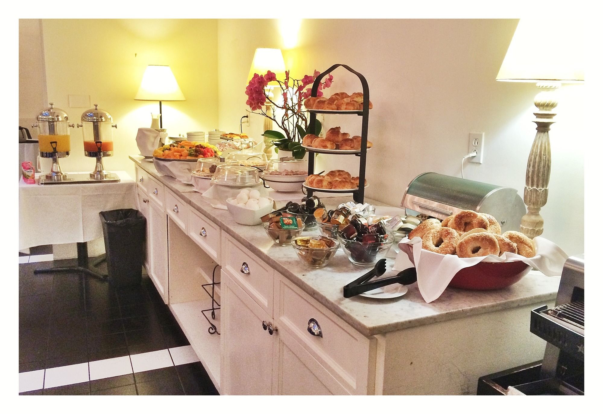 L'Hotel