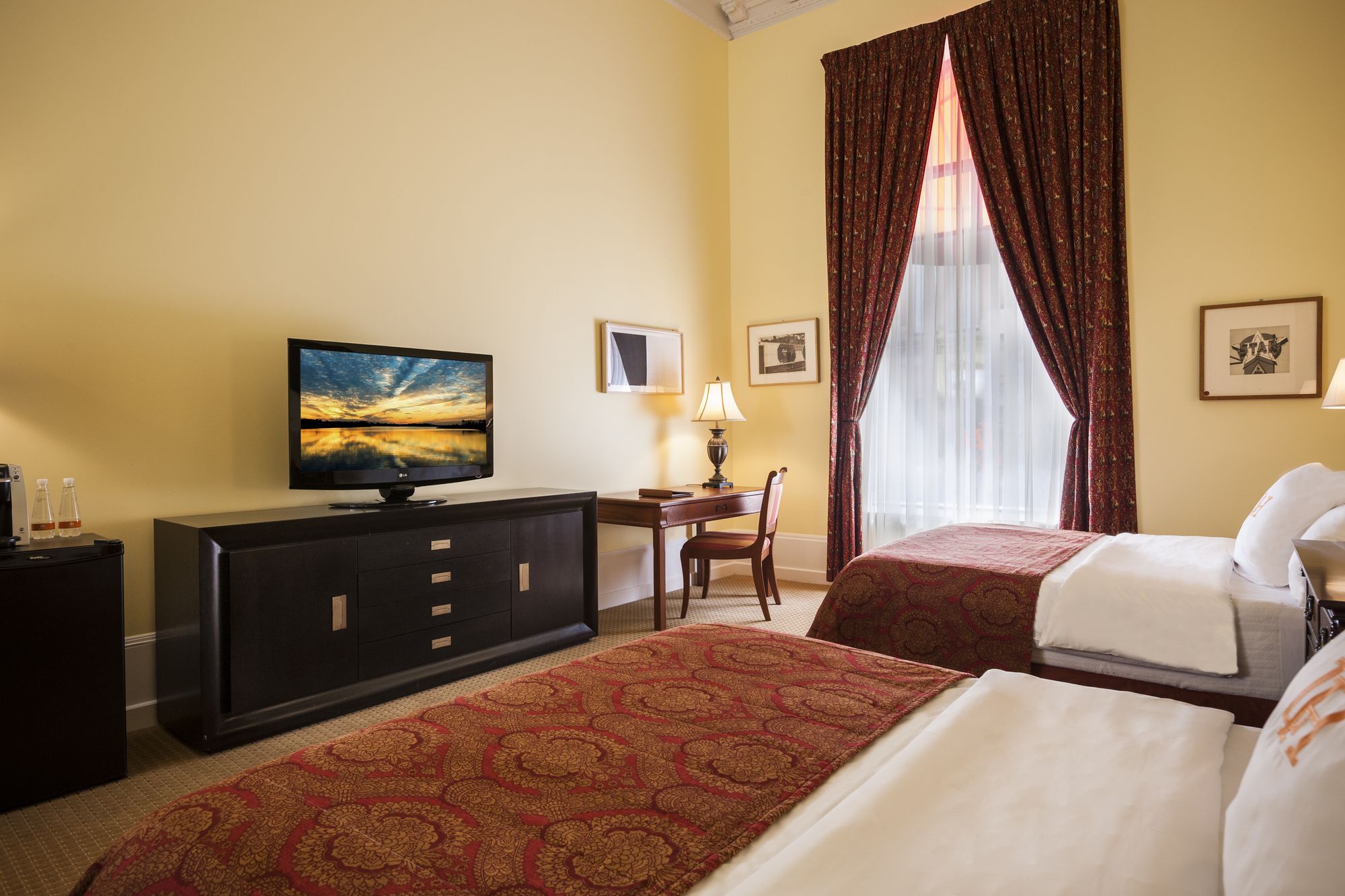 L'Hotel