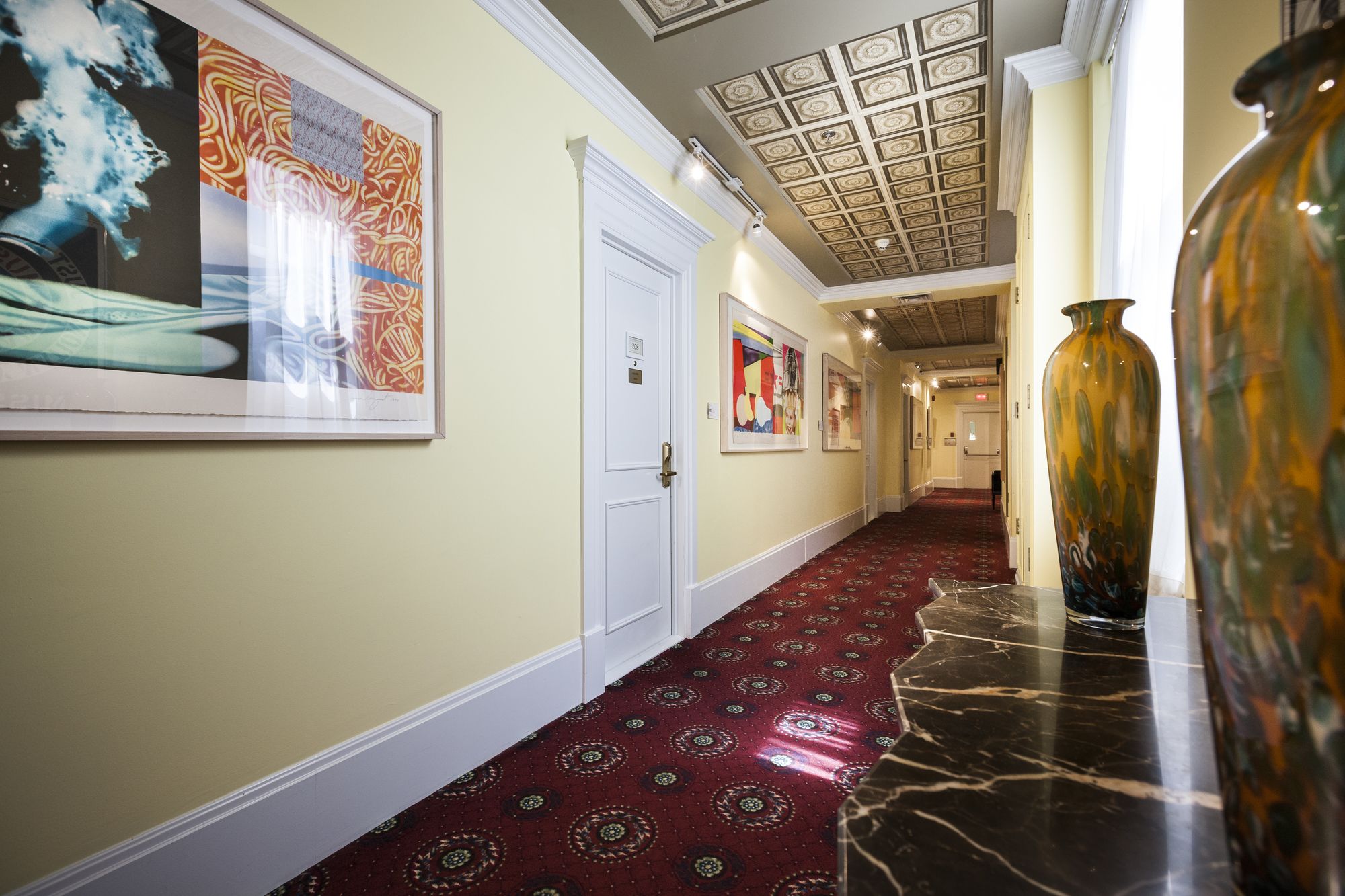 L'Hotel