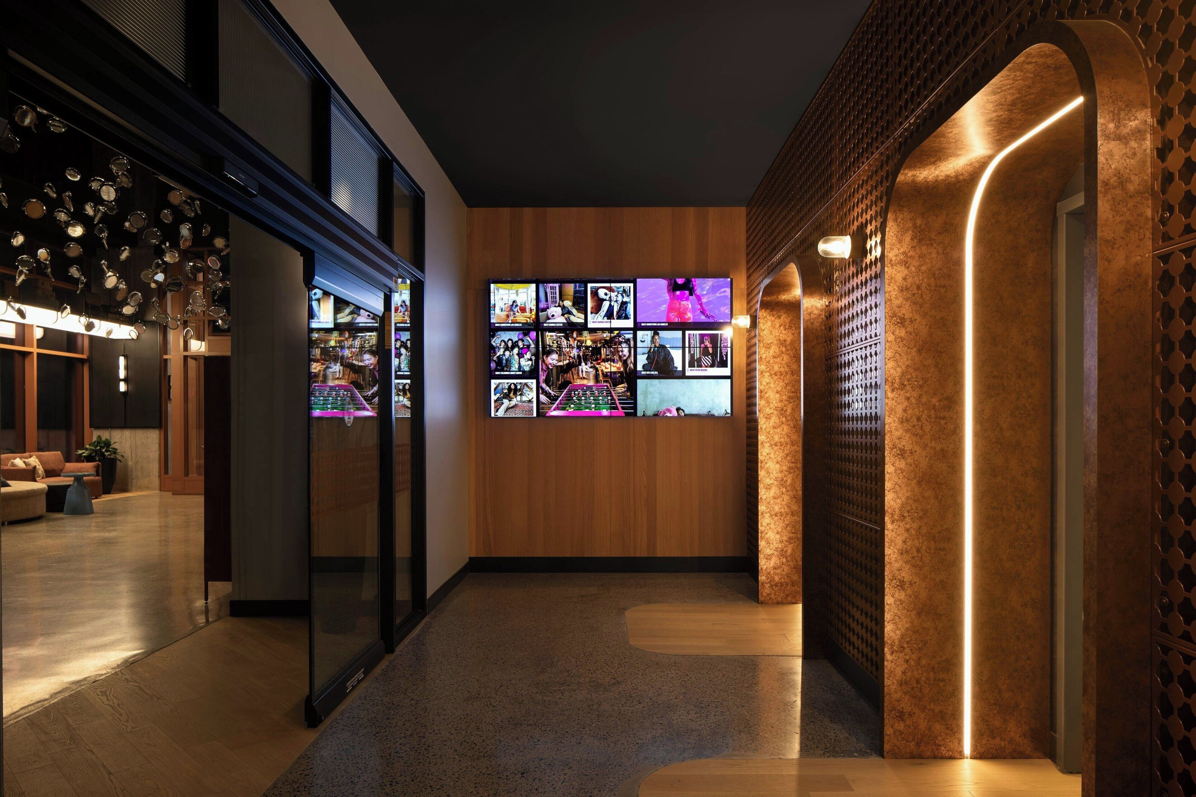 Moxy Montreal Downtown