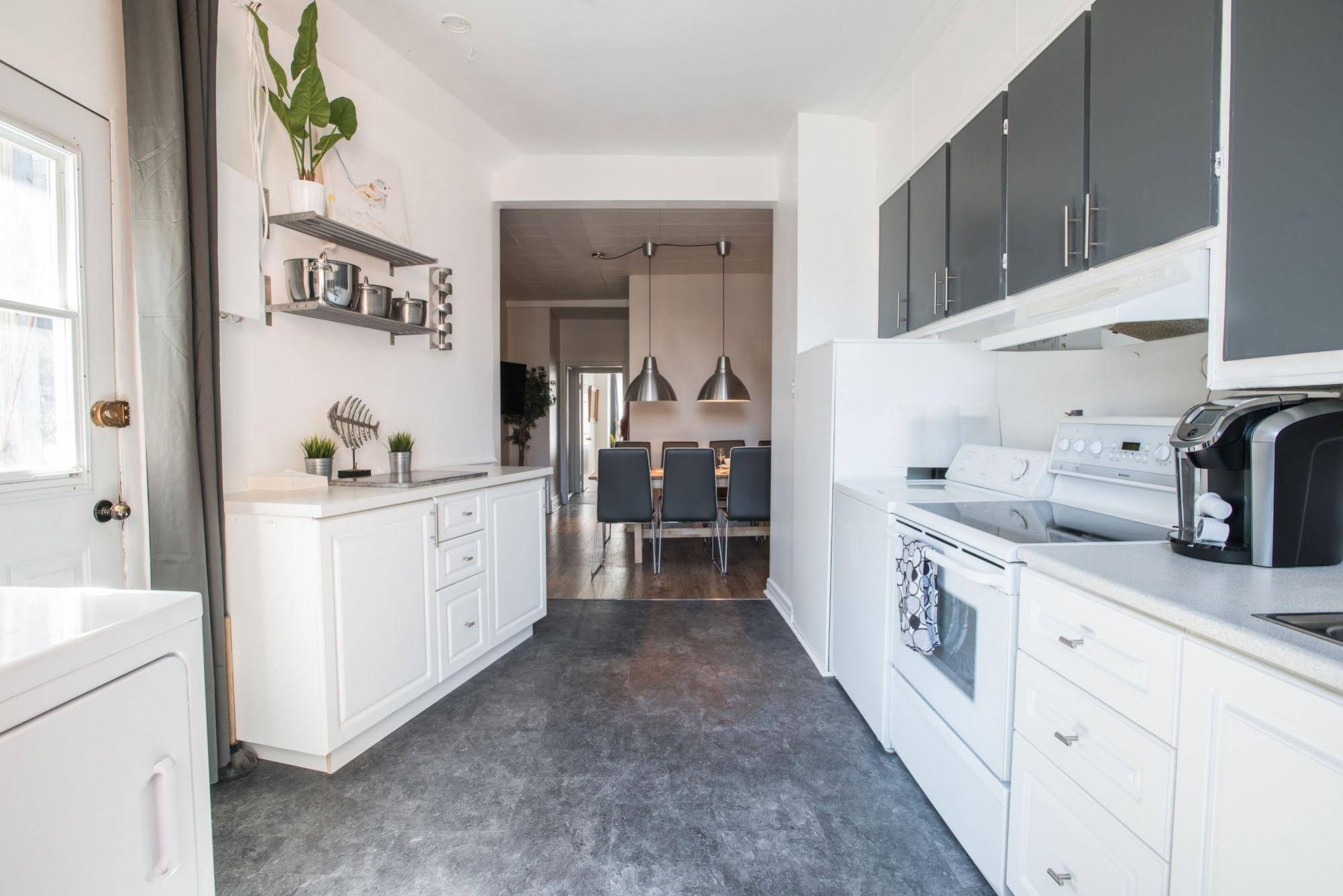 MtlVacationRentals - MTL ZOO