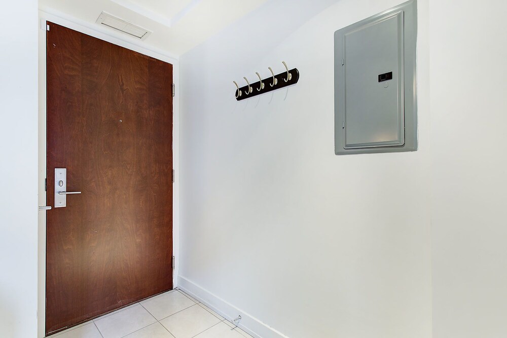 Palais-des-Congrès Furnished Suites by Hometrotting