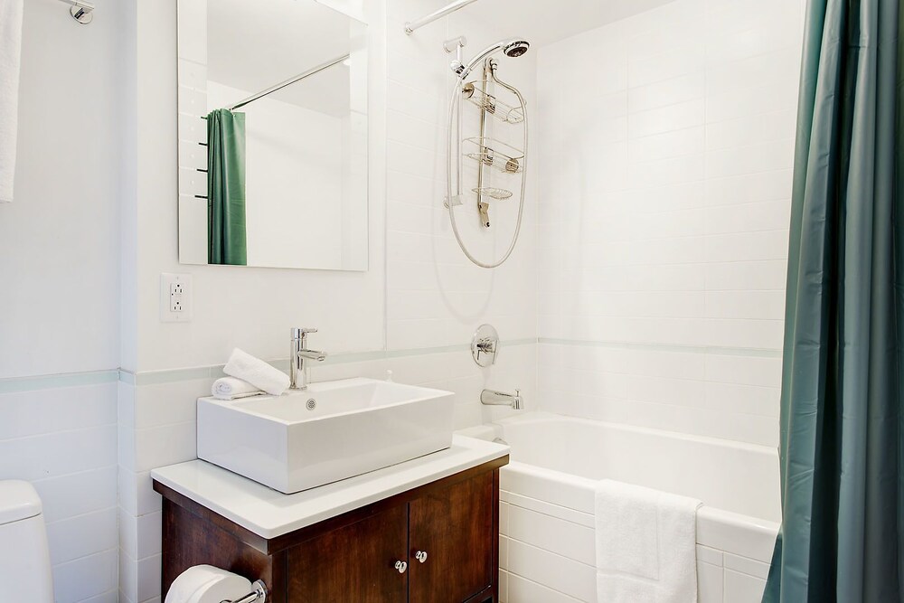 Palais-des-Congrès Furnished Suites by Hometrotting