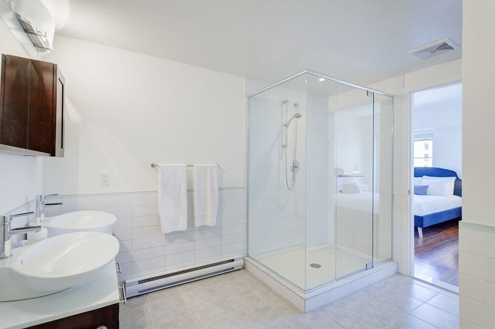 Palais-des-Congrès Furnished Suites by Hometrotting