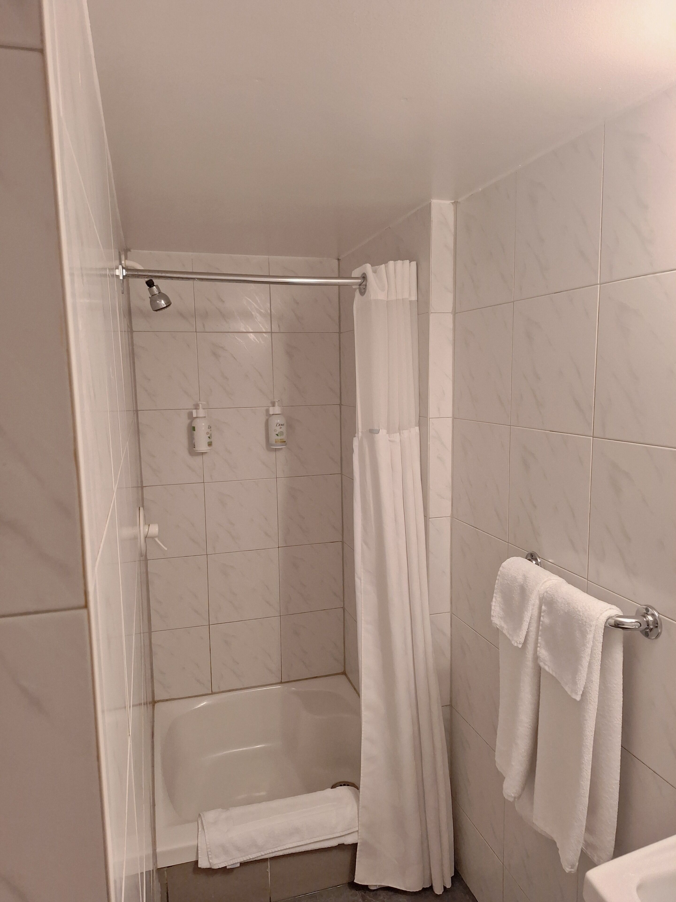 Super 8 by Wyndham Montreal