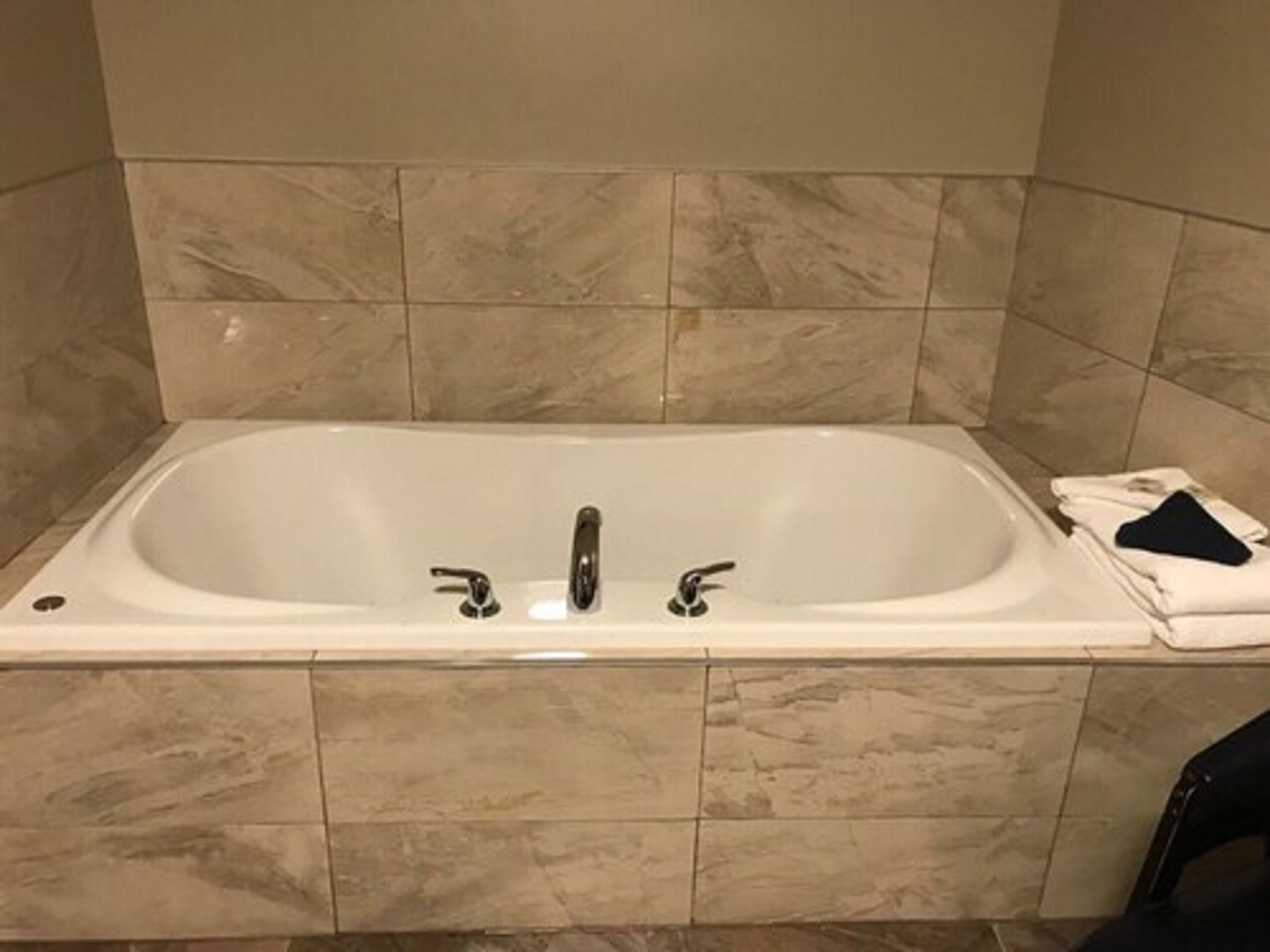 Super 8 by Wyndham Montreal