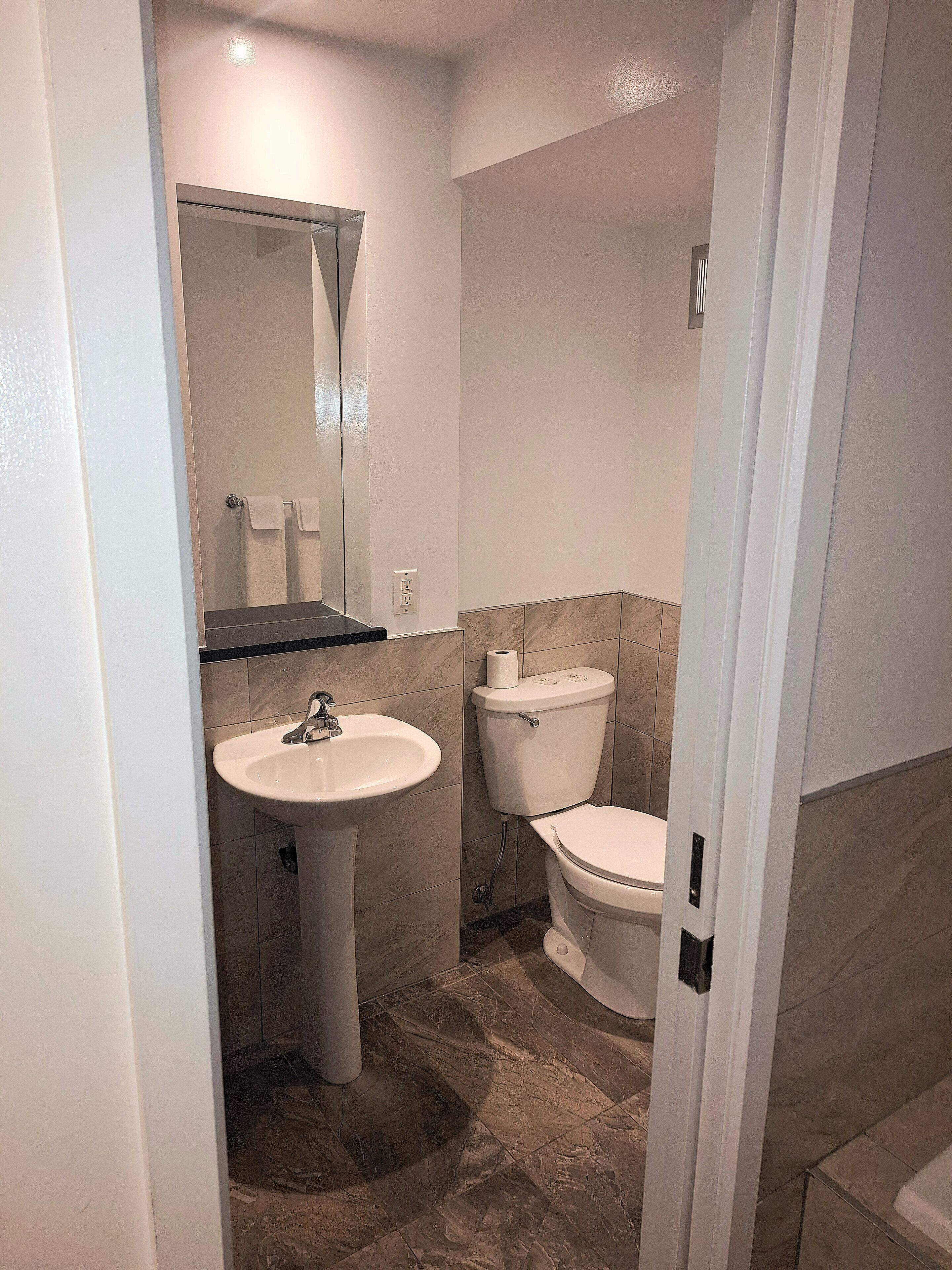 Super 8 by Wyndham Montreal