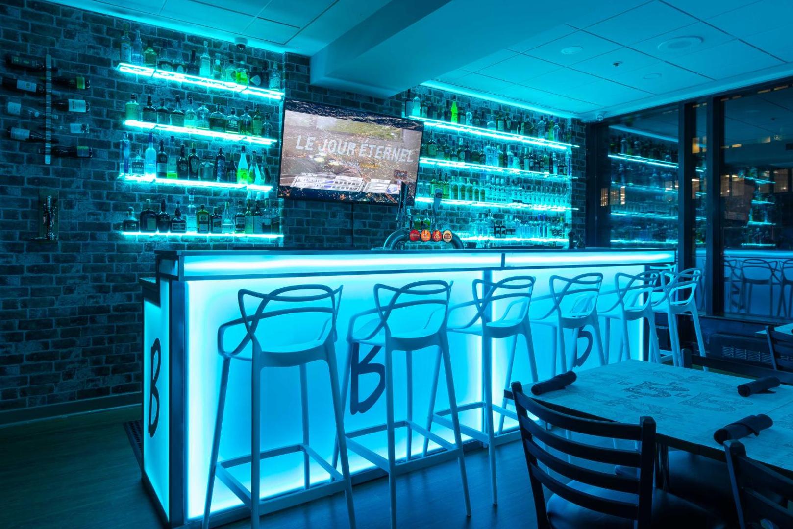 Travelodge Hotel by Wyndham Montreal Centre