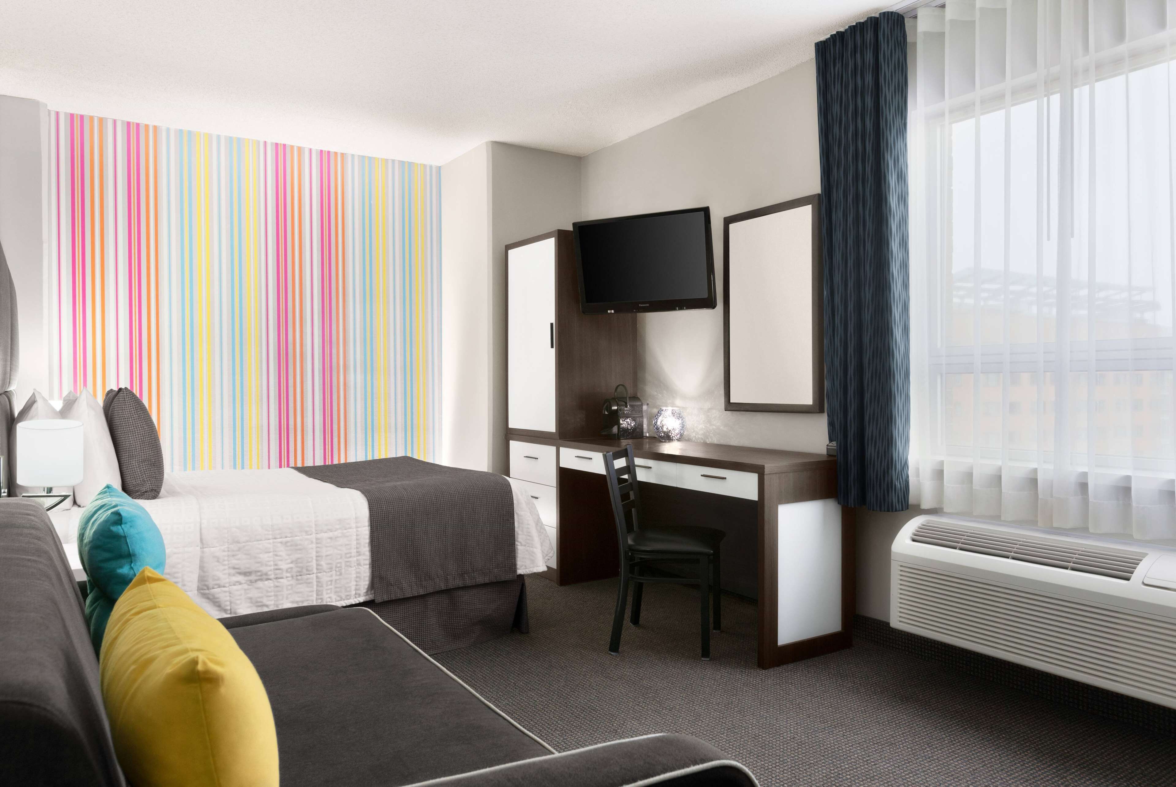 Travelodge Hotel by Wyndham Montreal Centre