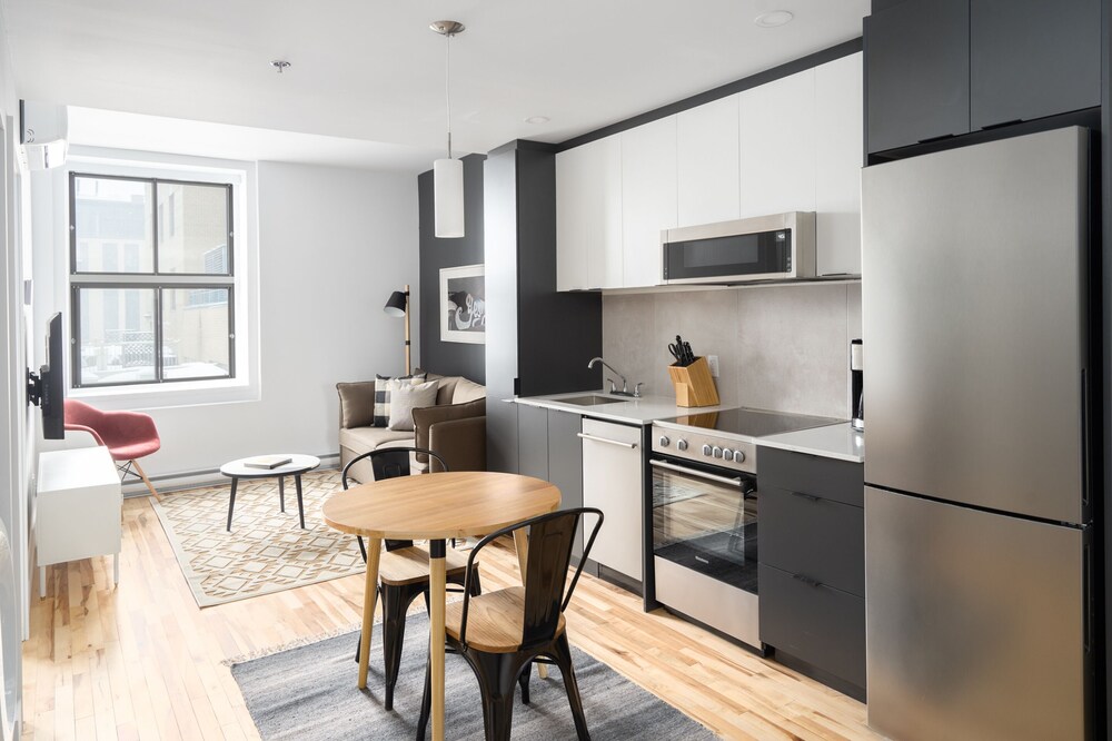 Sonder Le Victoria Apartments Old Montreal