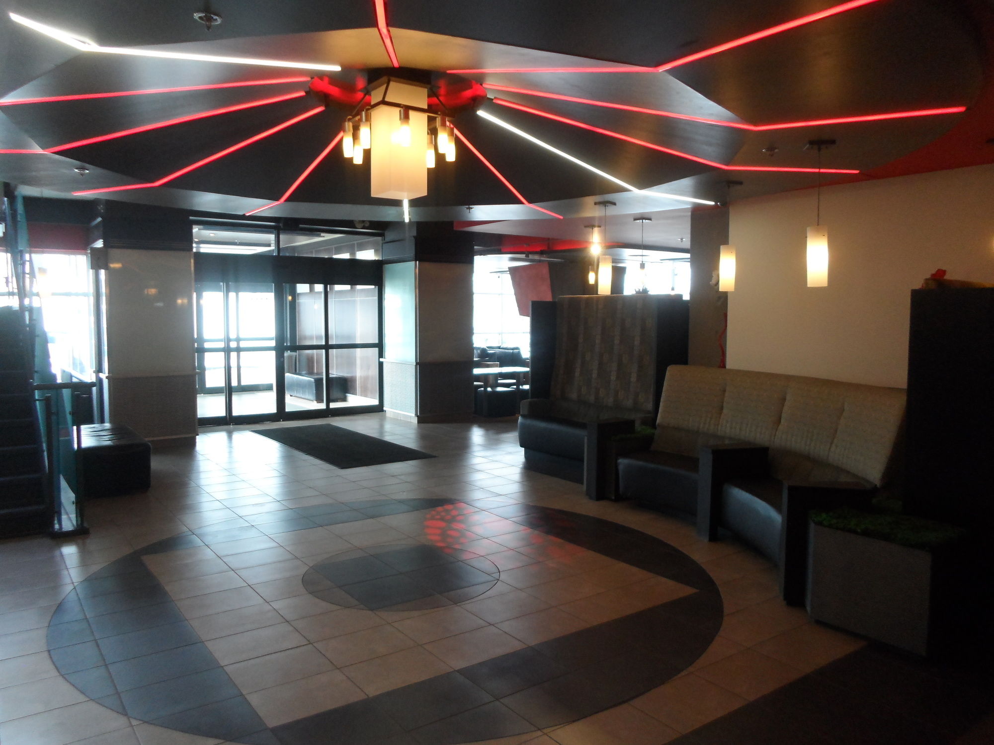 Grand Times Hotel Quebec City Airport
