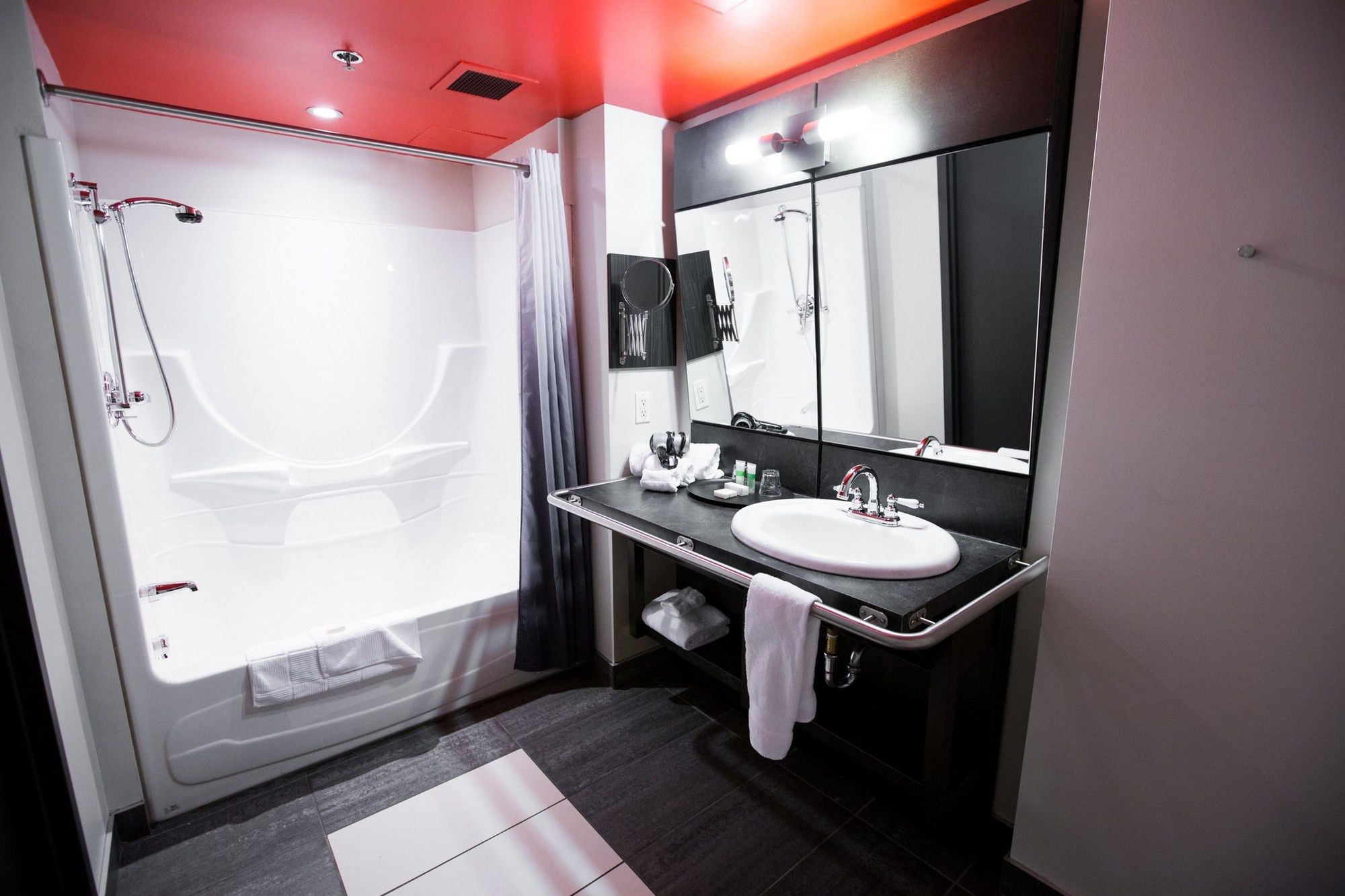 Grand Times Hotel Quebec City Airport