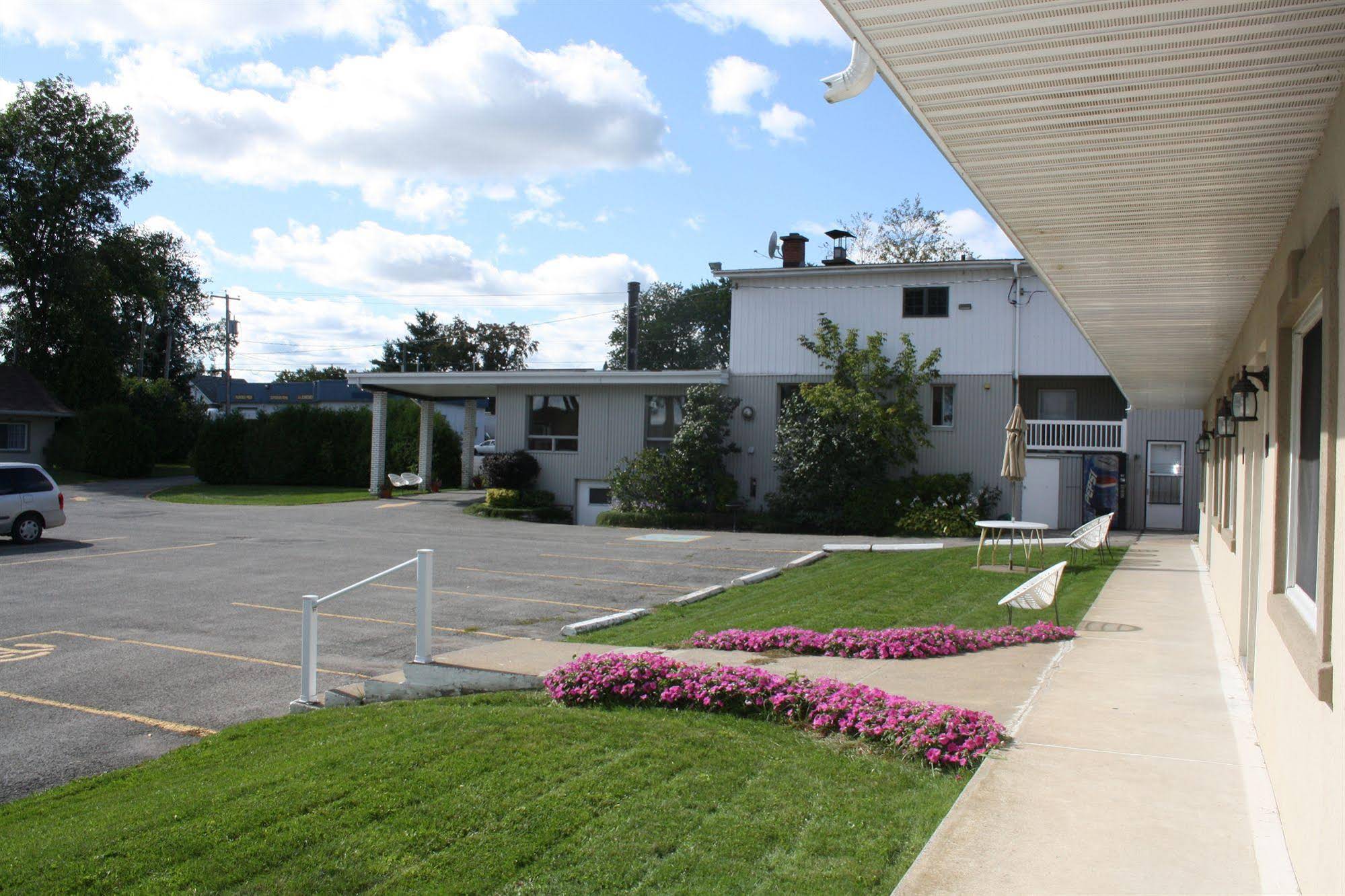 Au Doc Motel