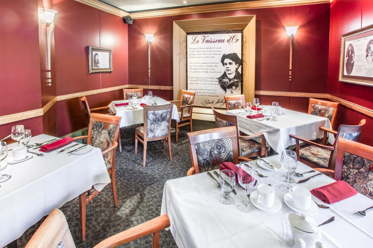 Hotel Universel