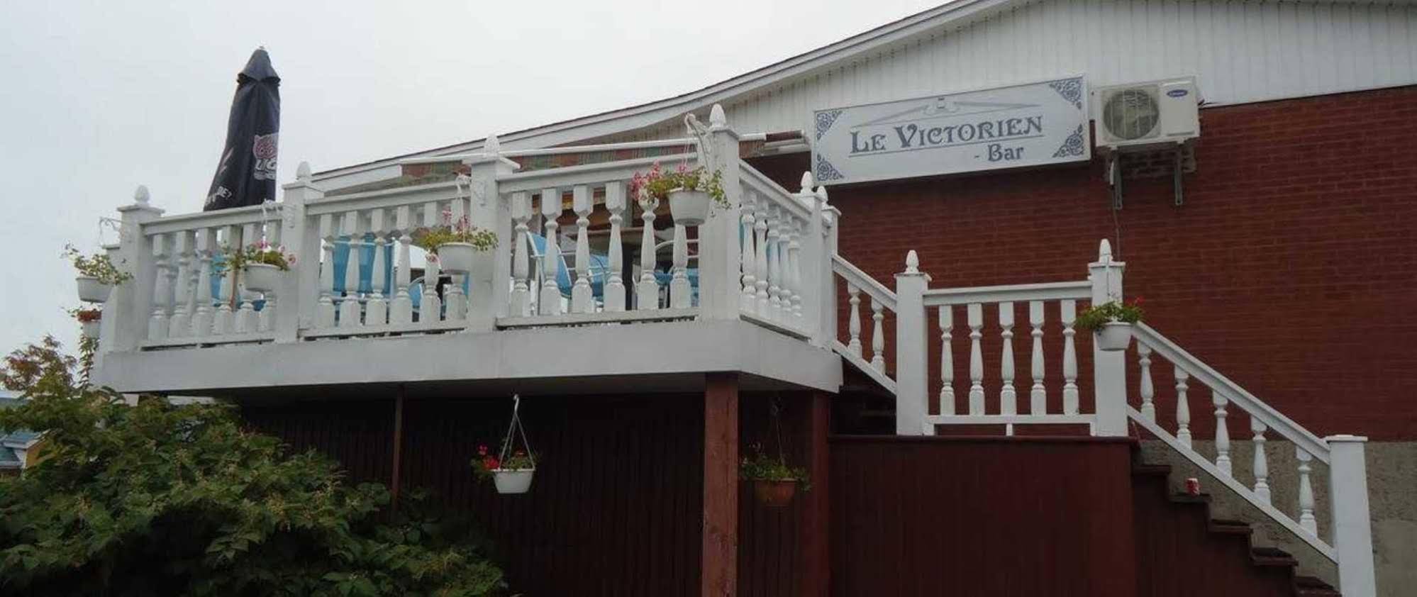 Motel T. Côté