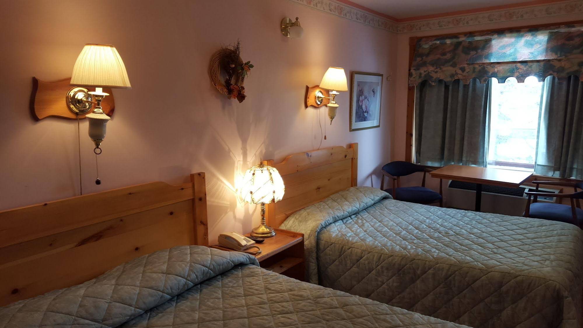 Motel T. Côté