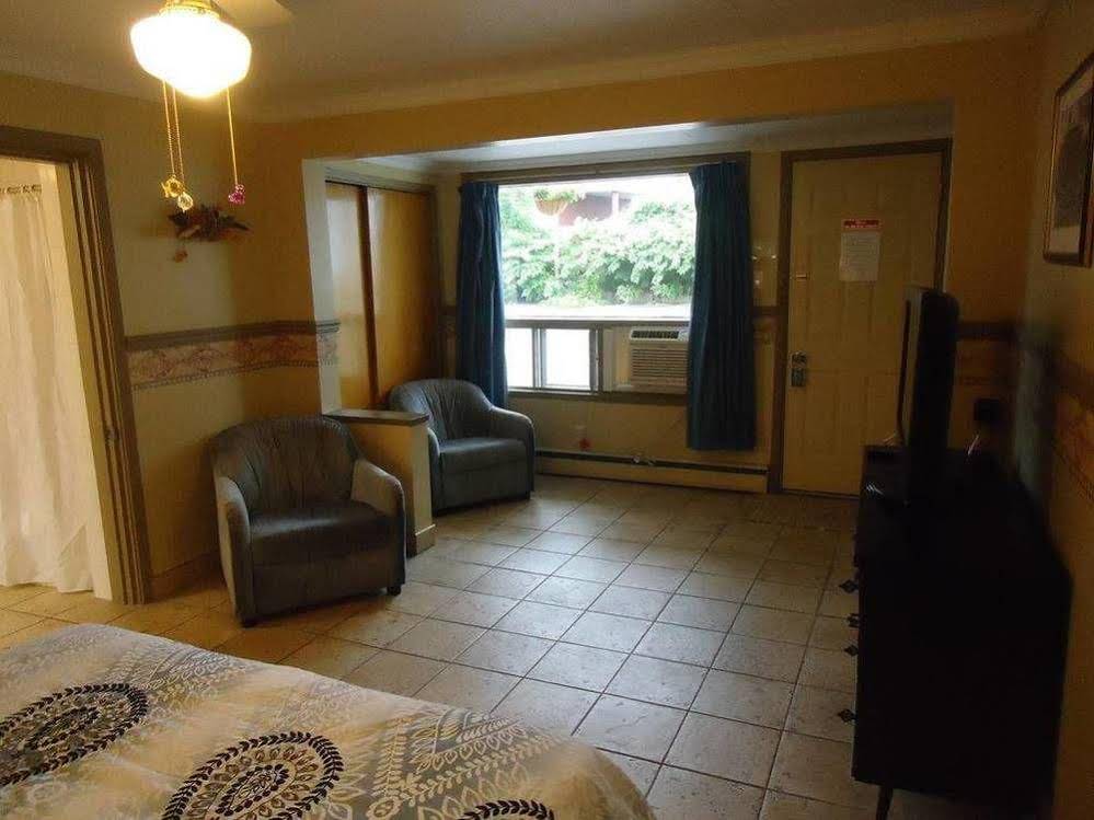 Motel T. Côté