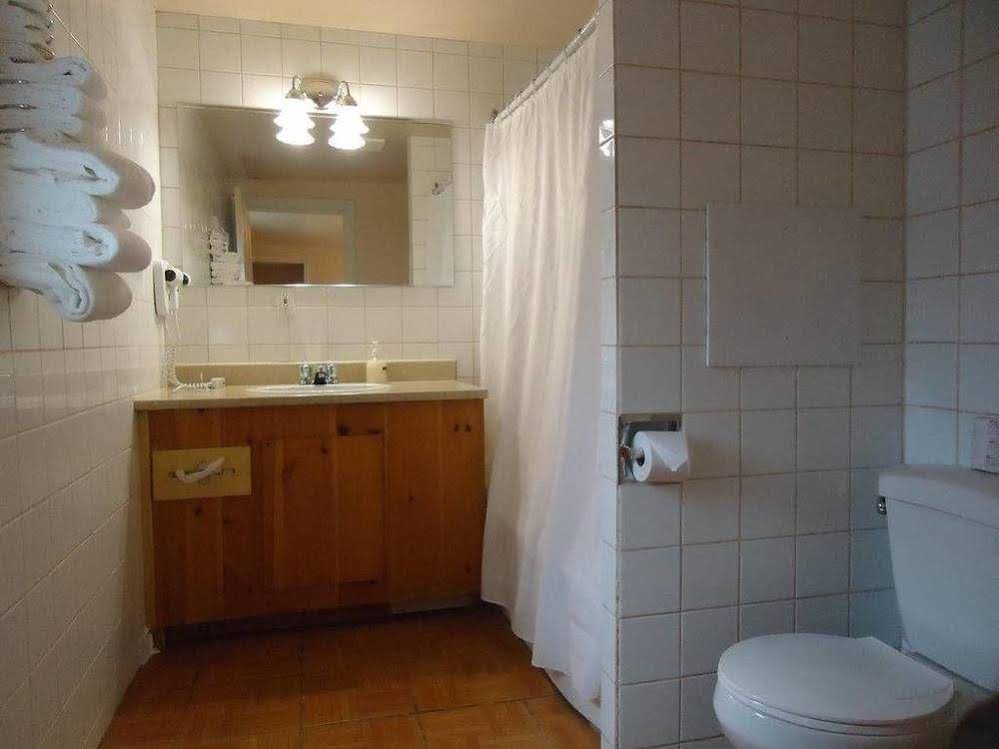 Motel T. Côté