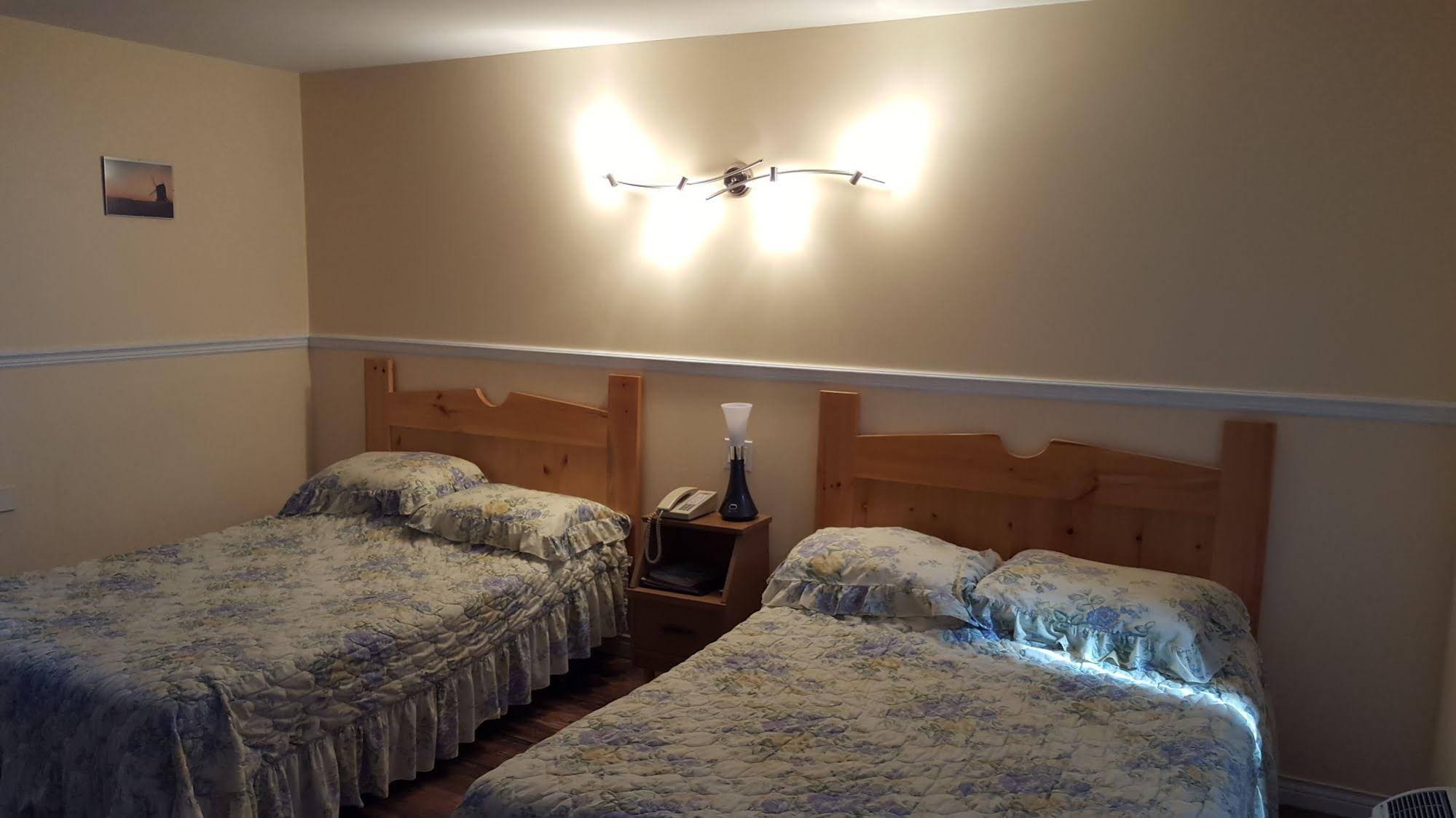Motel T. Côté