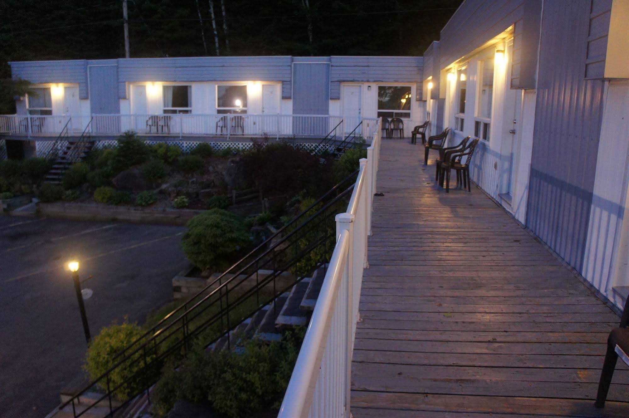 Motel Clair Mont
