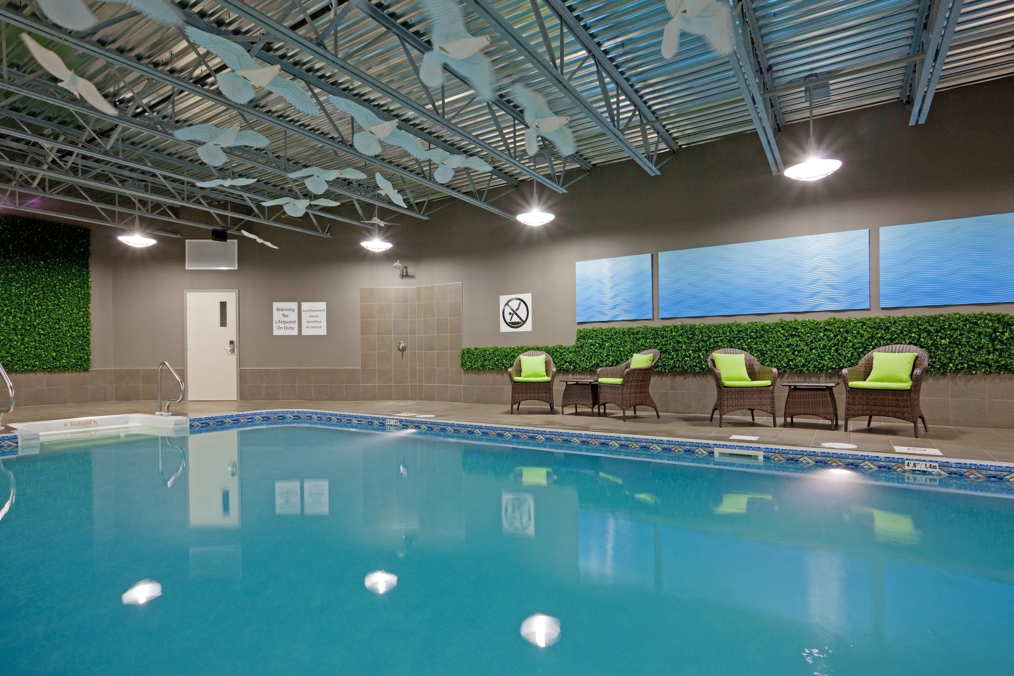 Holiday Inn Express Hotel & Suites Saint - Hyacinthe