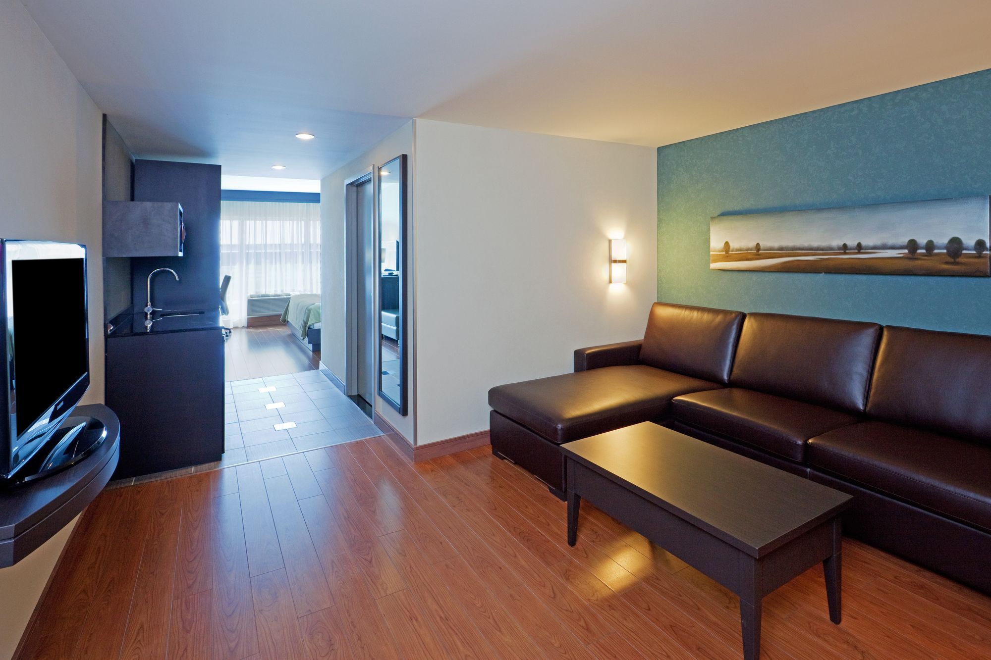 Holiday Inn Express Hotel & Suites Saint - Hyacinthe