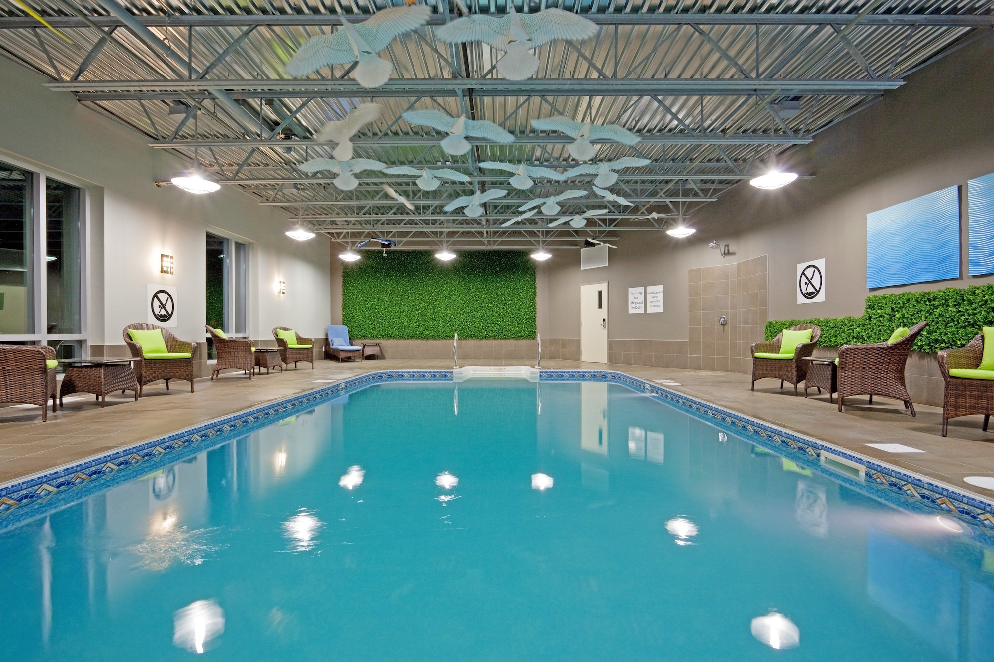 Holiday Inn Express Hotel & Suites Saint - Hyacinthe