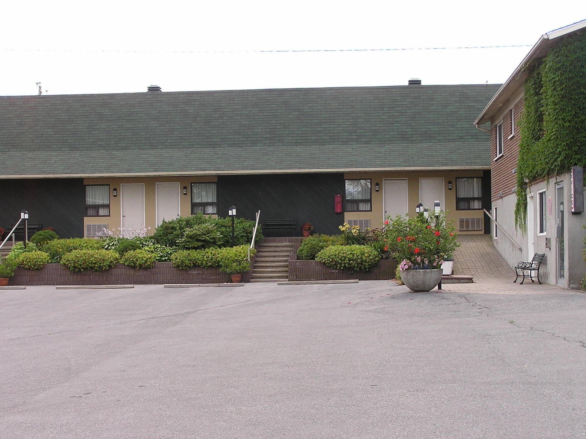 Motel Lac St-Louis