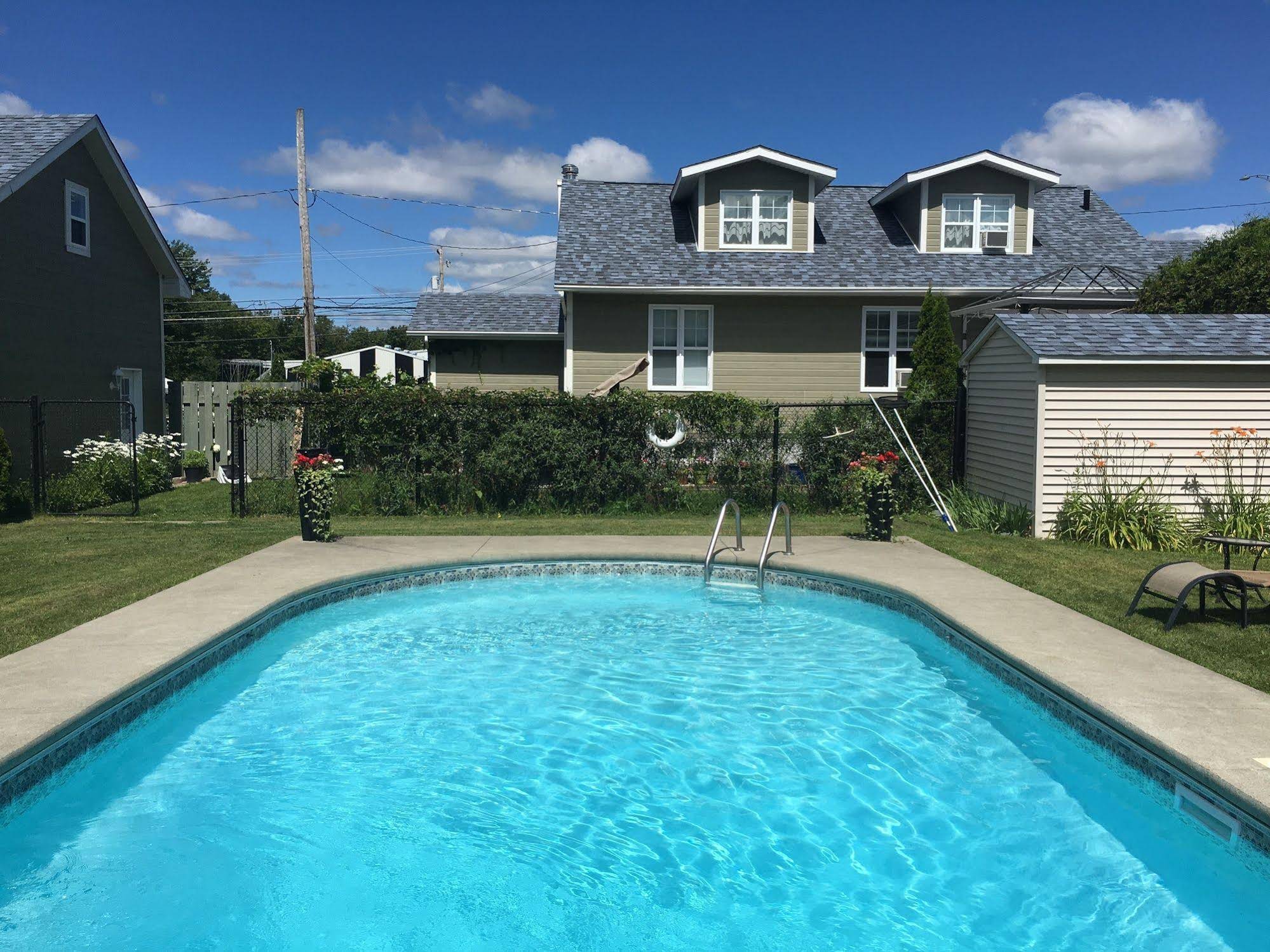 Motel Des Cedres