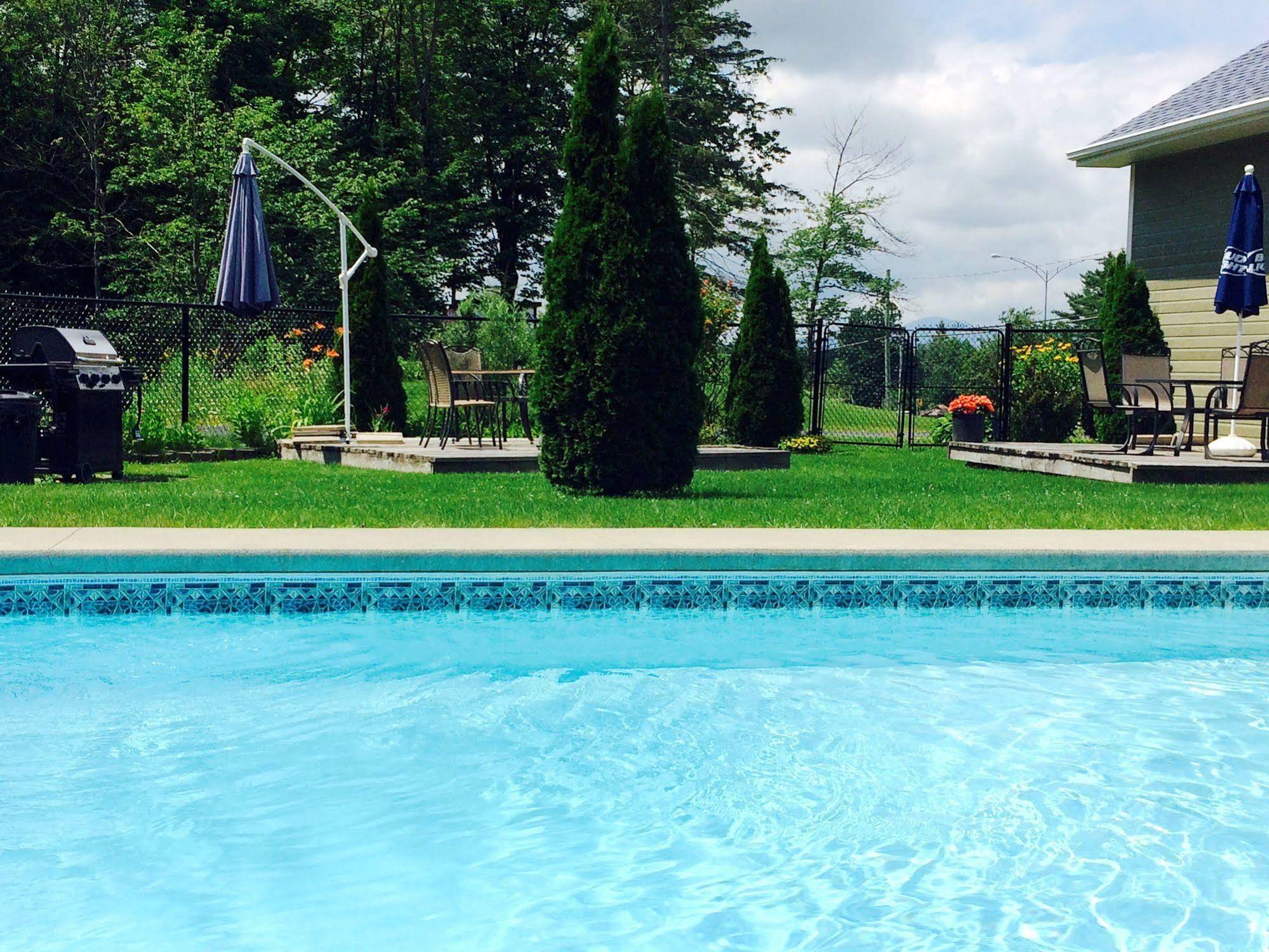 Motel Des Cedres