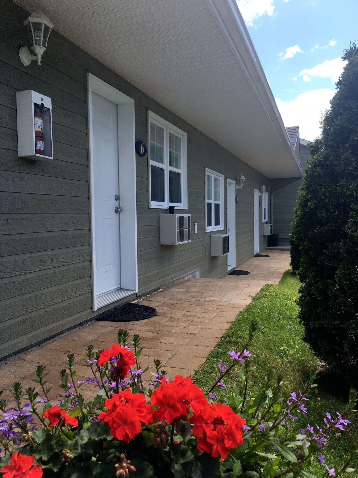 Motel Des Cedres